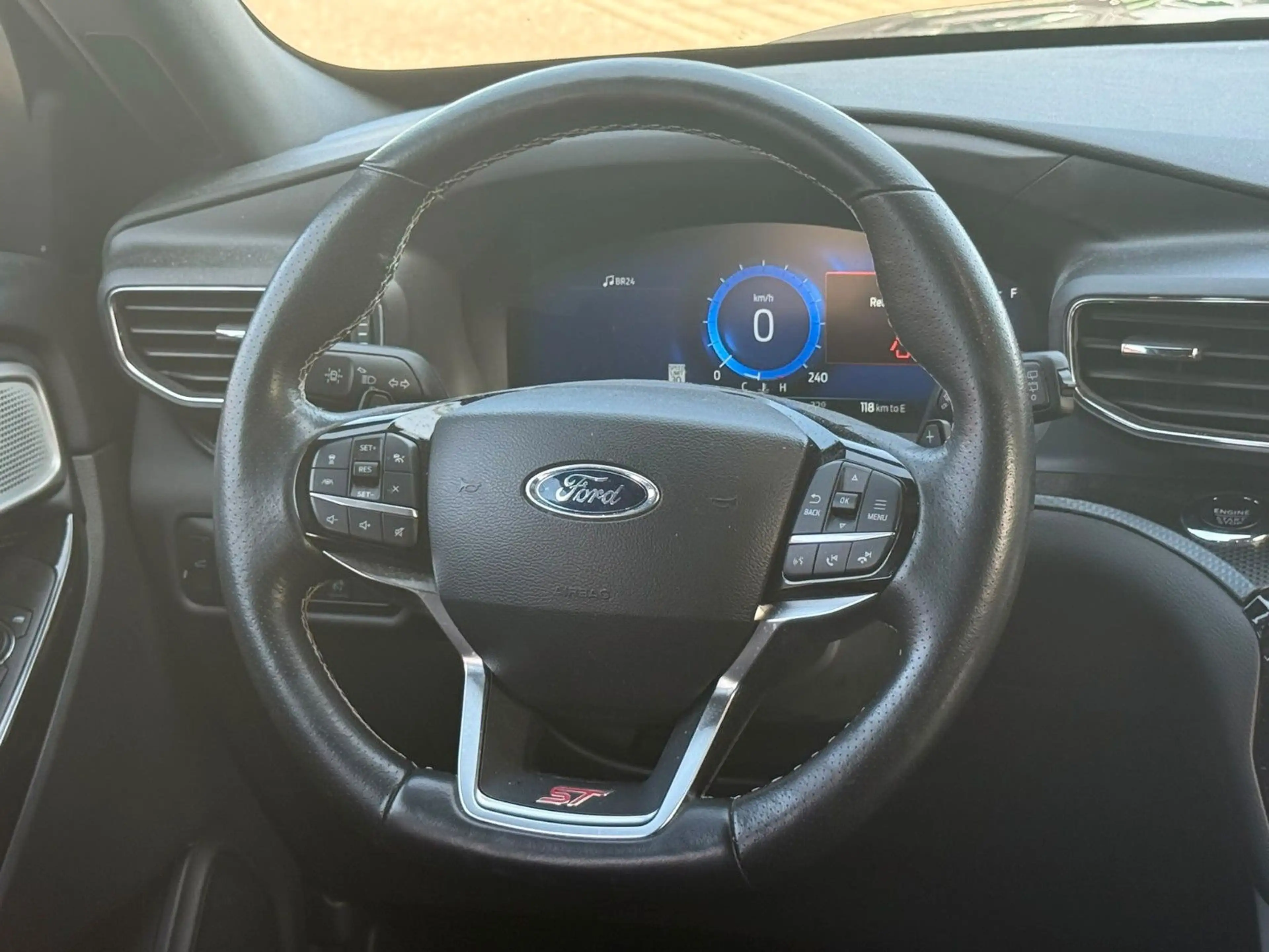 Ford Explorer 3,0 l EcoBoost4x4 ST-Line Auto. — photo 10