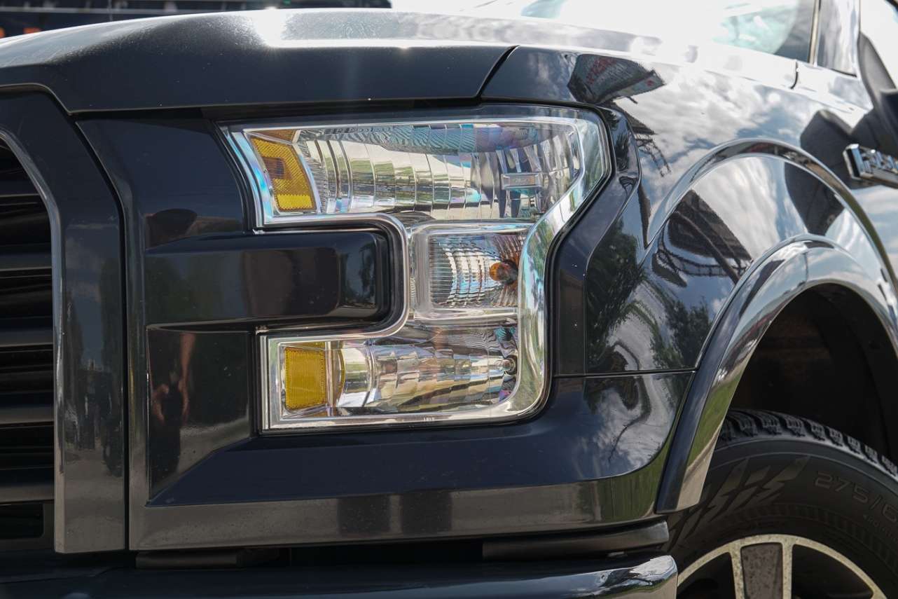 2017 Ford F-150 4WD SuperCrew 145 XLT PANO ROOF — снимка 1