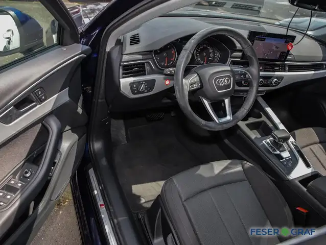 Audi A4 view 12