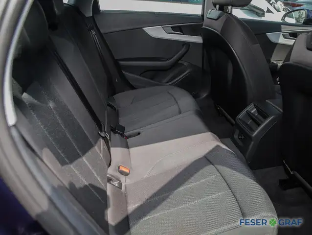 Audi A4 view 8