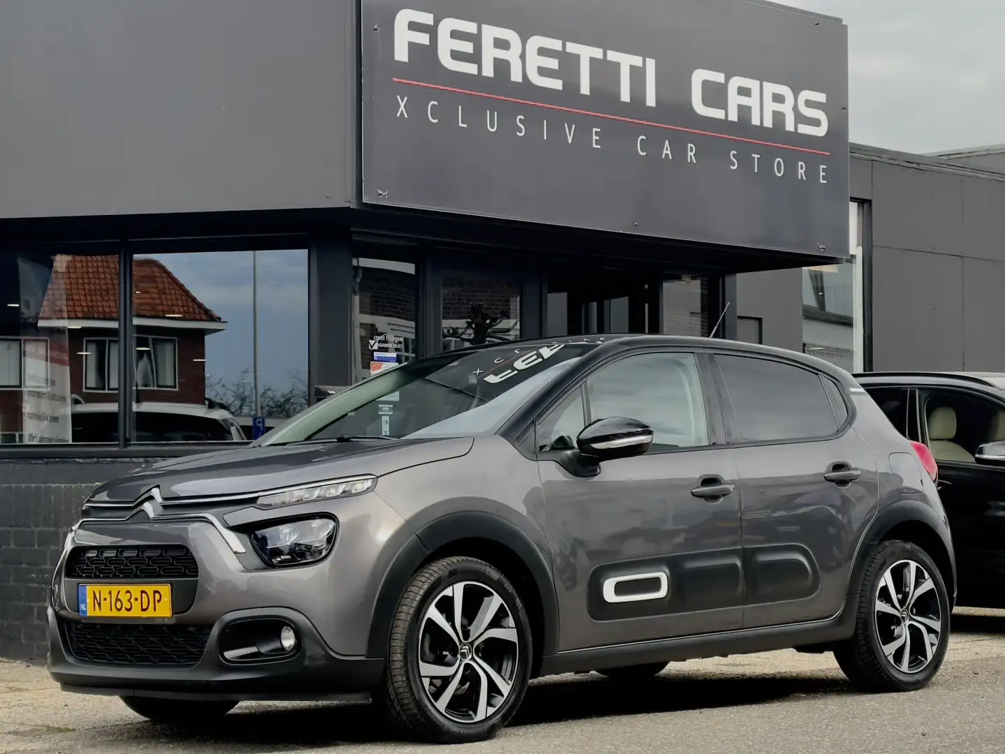 Citroen C3 1.2 AUT6 PURE TECH SHINE LEDER NAVI CAMERA APPLE-C Grau - 1
