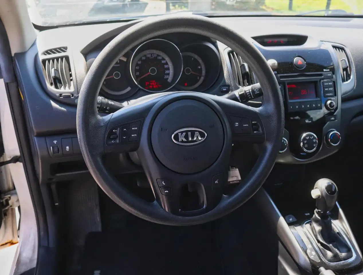 Kia Forte снимка Kia Forte