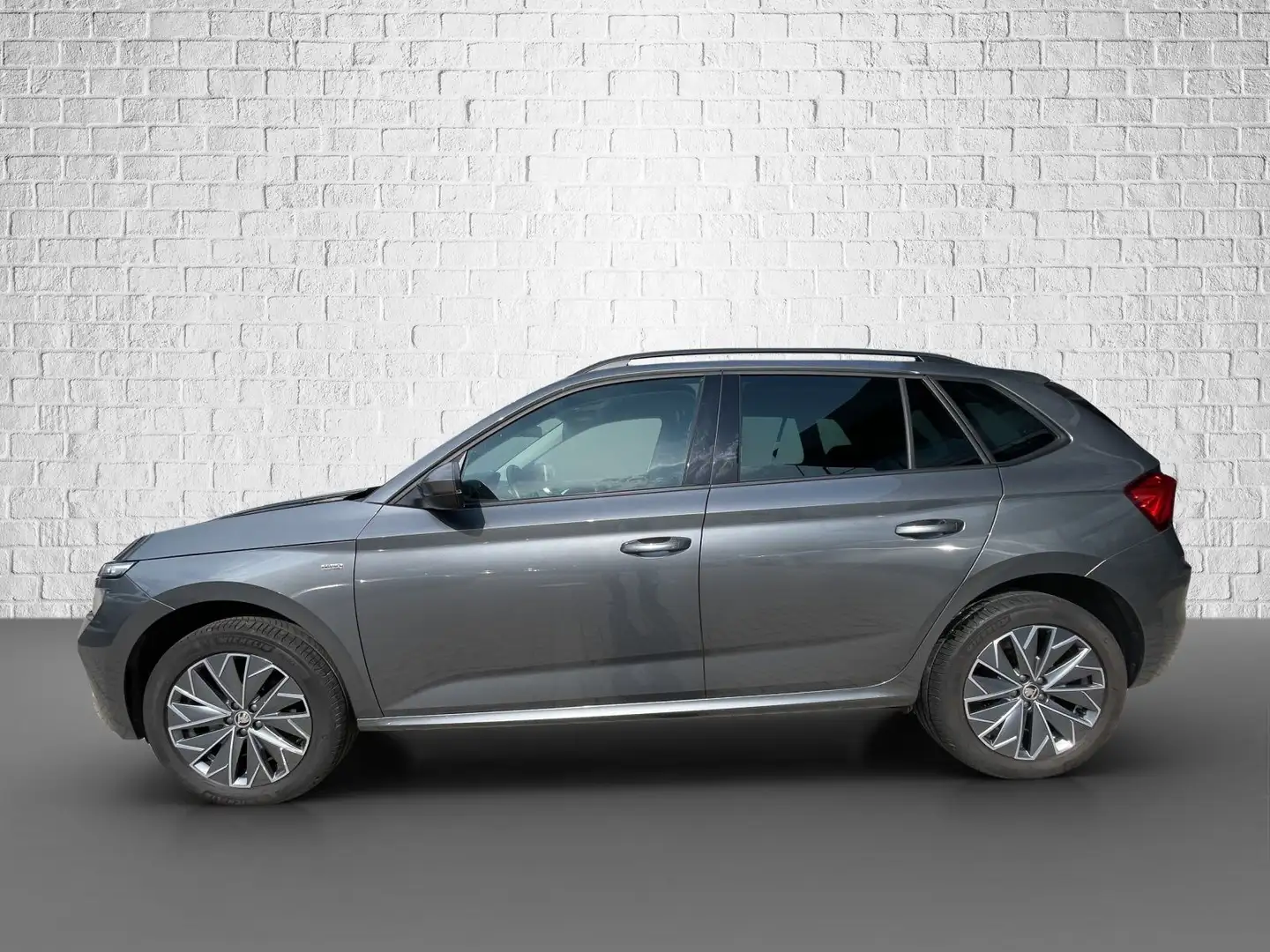 Skoda Kamiq 1.0 TSI DSG - Clever Tour LED Digital LED Grau - 2