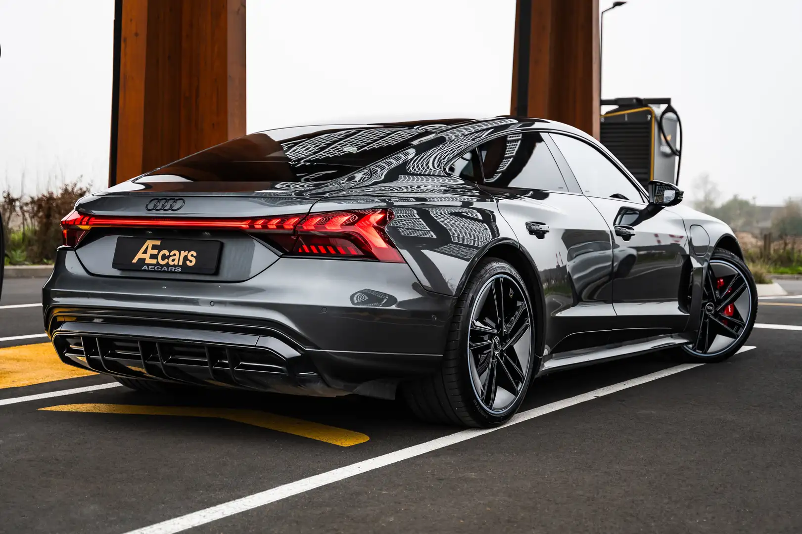 Audi RS e-tron GT MATRIX / B&O / ASSIST PACK / KEYLESS / PANO ROOF Grau - 2