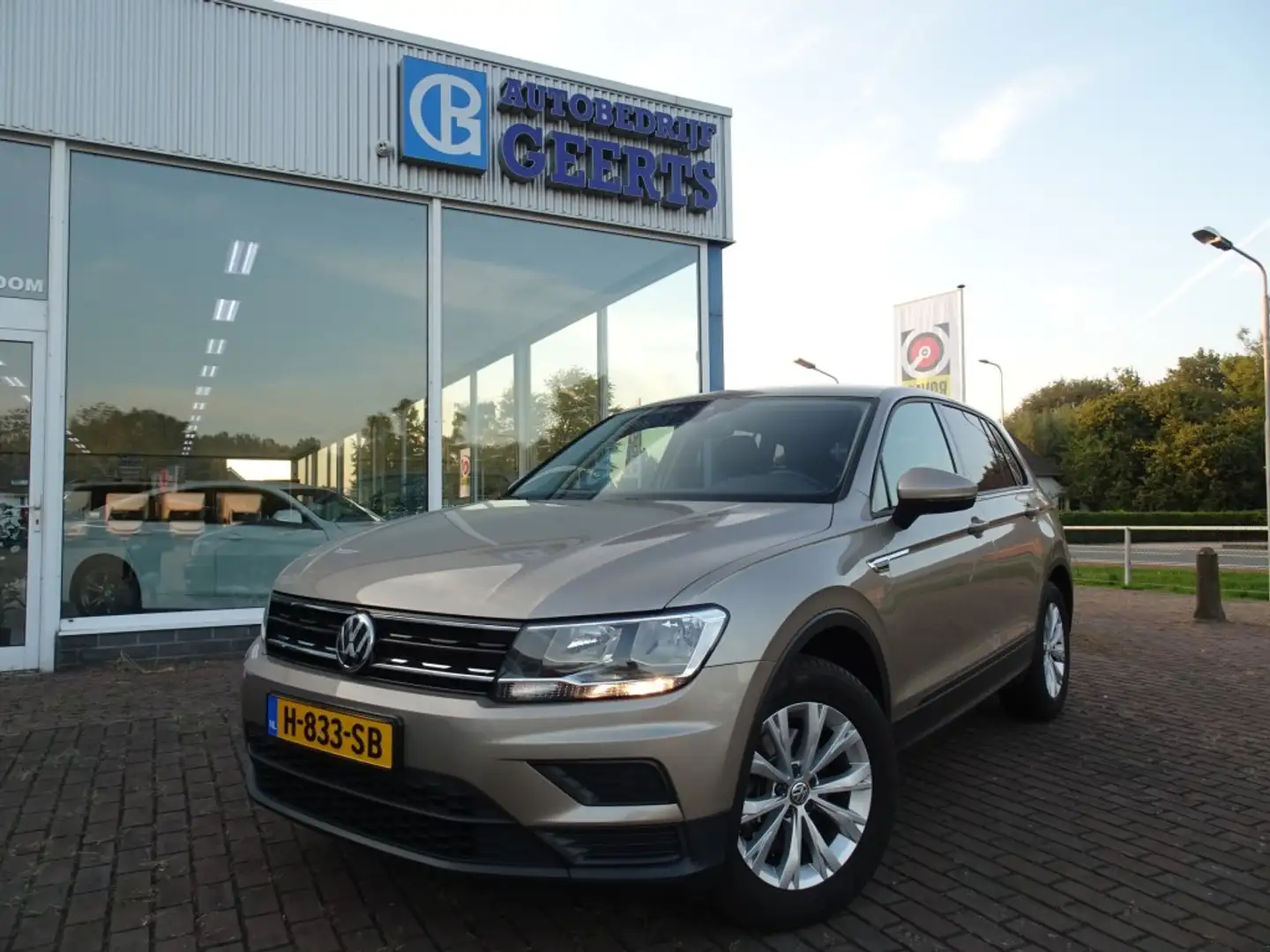 Volkswagen Tiguan 1.4 TSI Trendline Airco/Cruise/Trekhaak/Apple carp Beige - 1