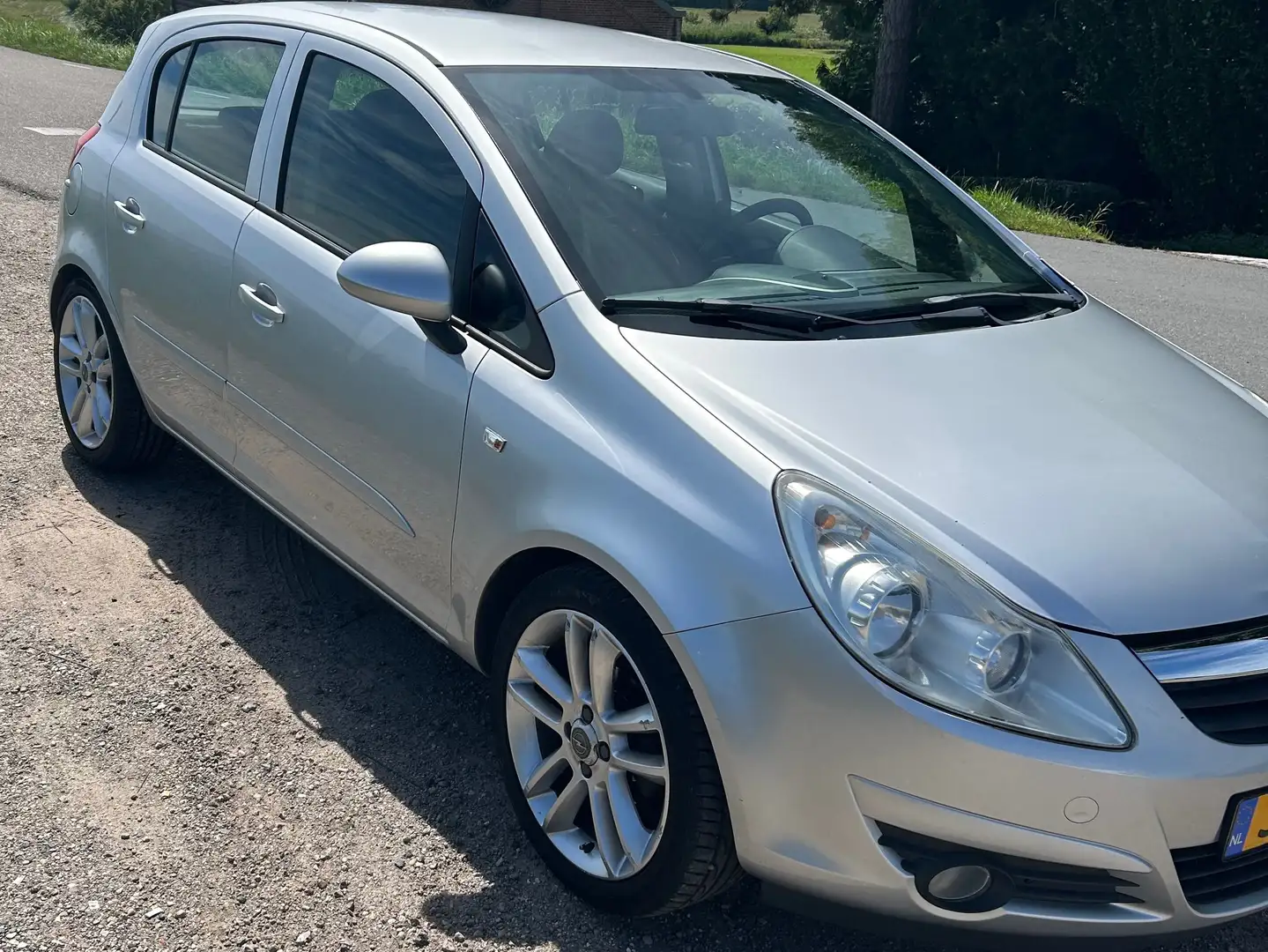 Opel Corsa Corsa 1.4-16V Enjoy Zilver - 2
