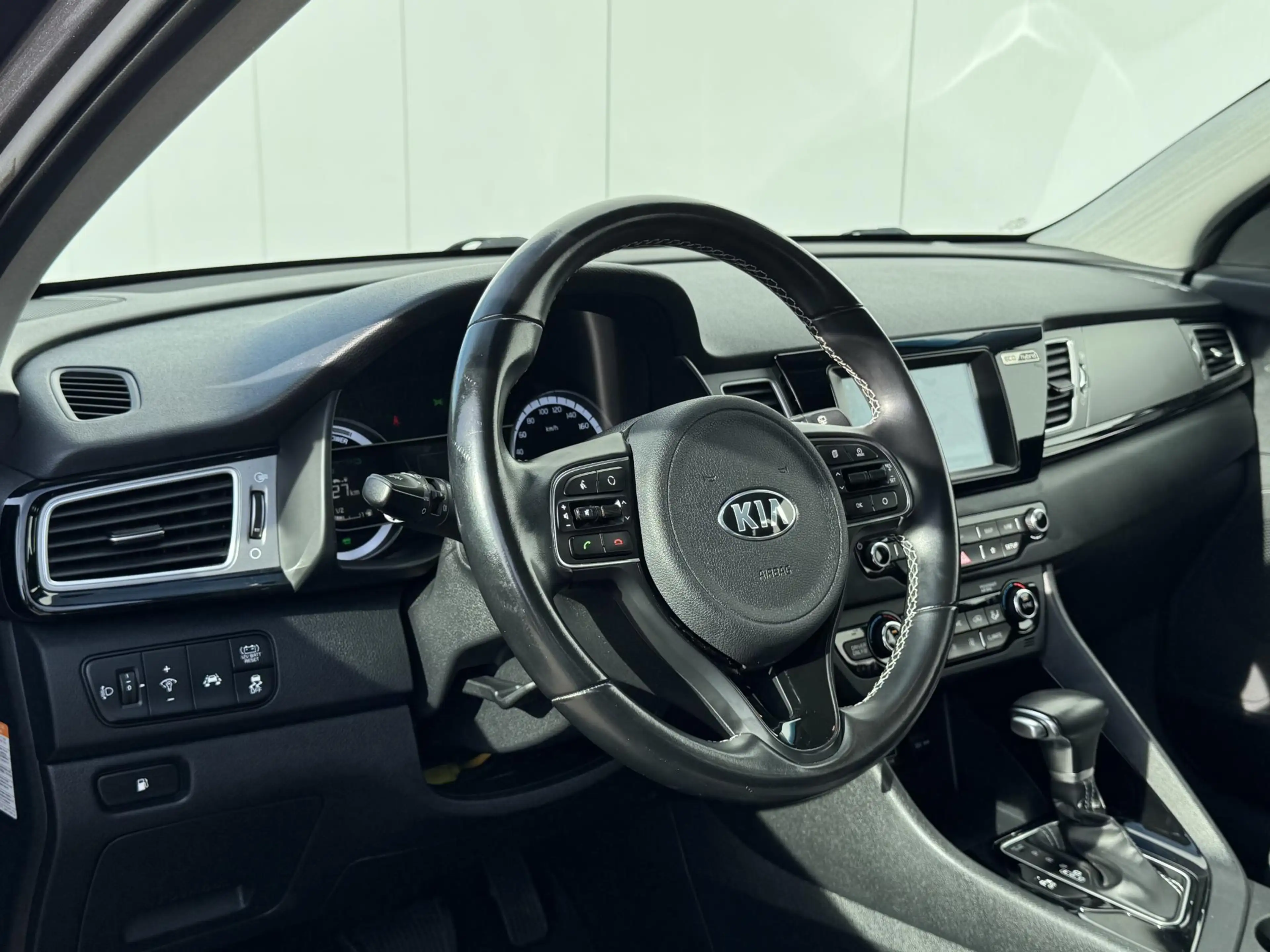 Kia Niro 1.6 GDi Hybrid DynamicLine | achteruitrijcamera | — photo 10