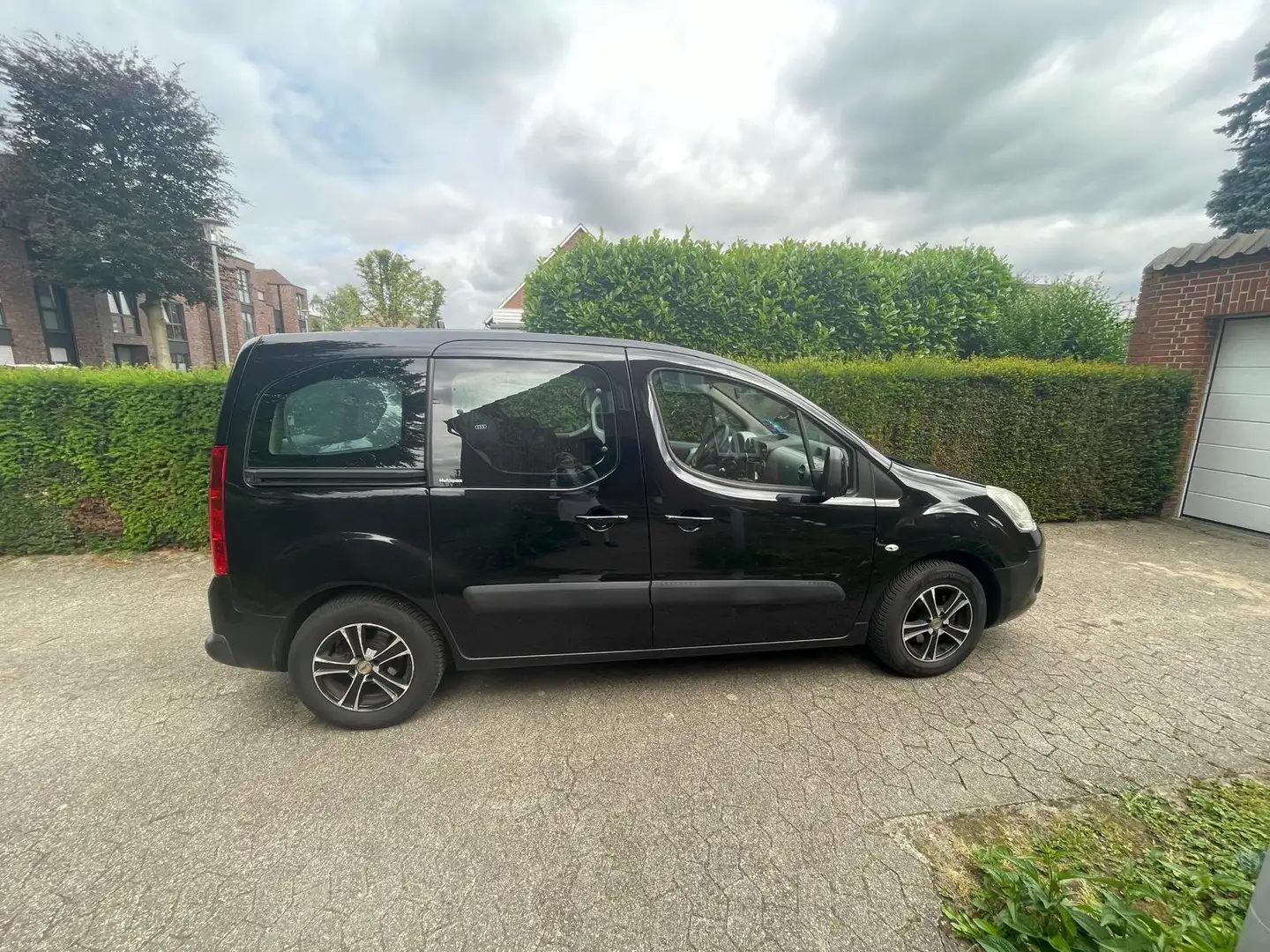 Citroen Berlingo Berlingo L1 1.6 16V Niveau B Schwarz - 1