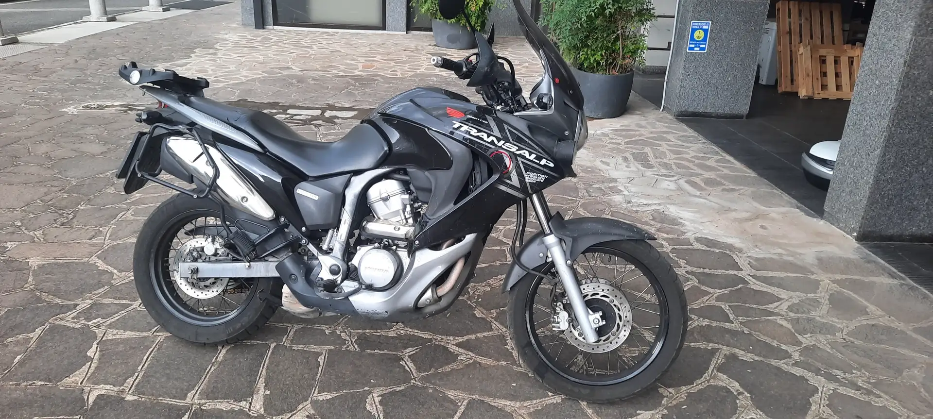 Honda XL 750 Transalp immatricolata 2010 Schwarz - 1