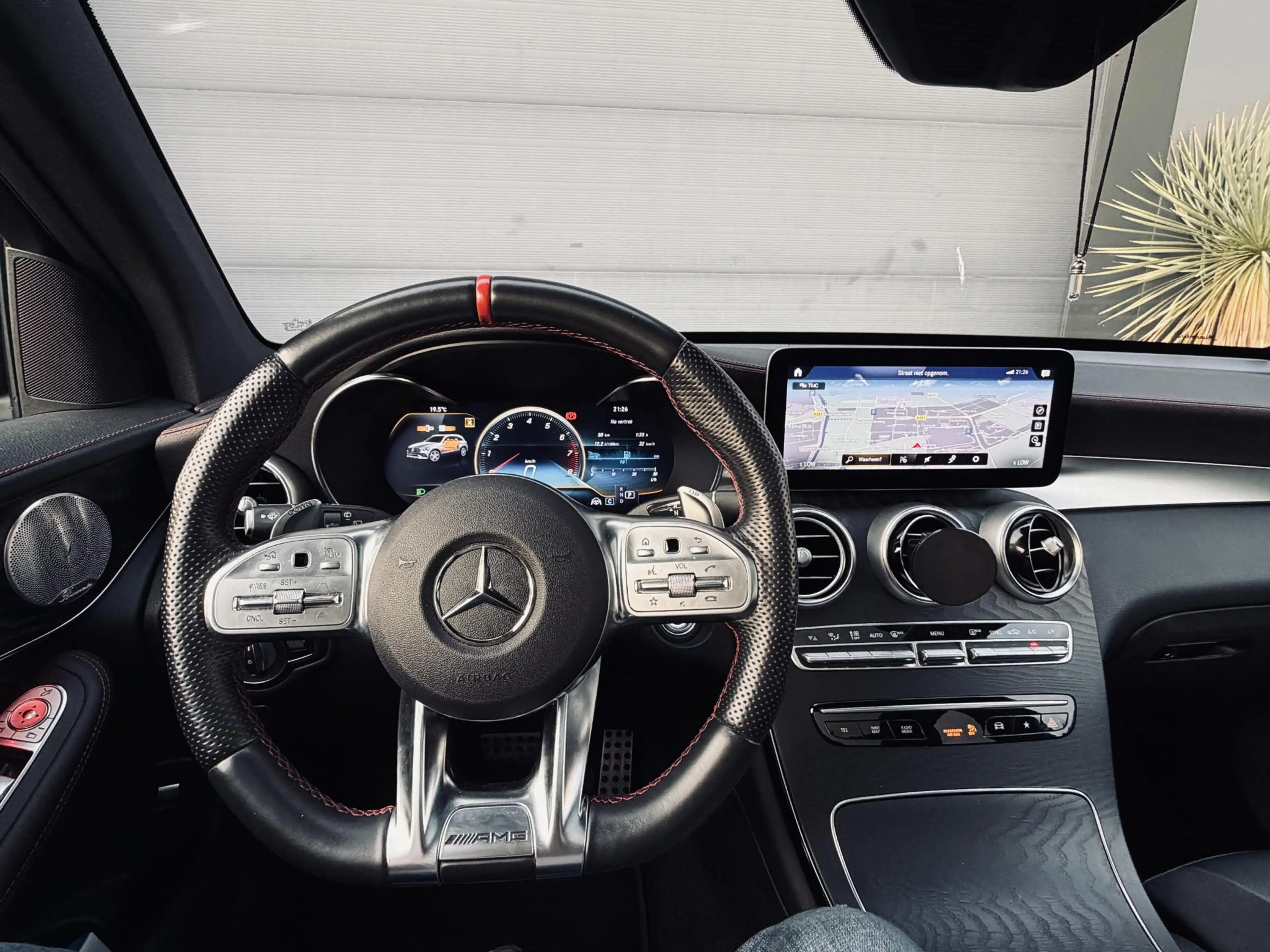 Mercedes-Benz GLC 43 AMG 4MATIC Premium Plus — photo 8