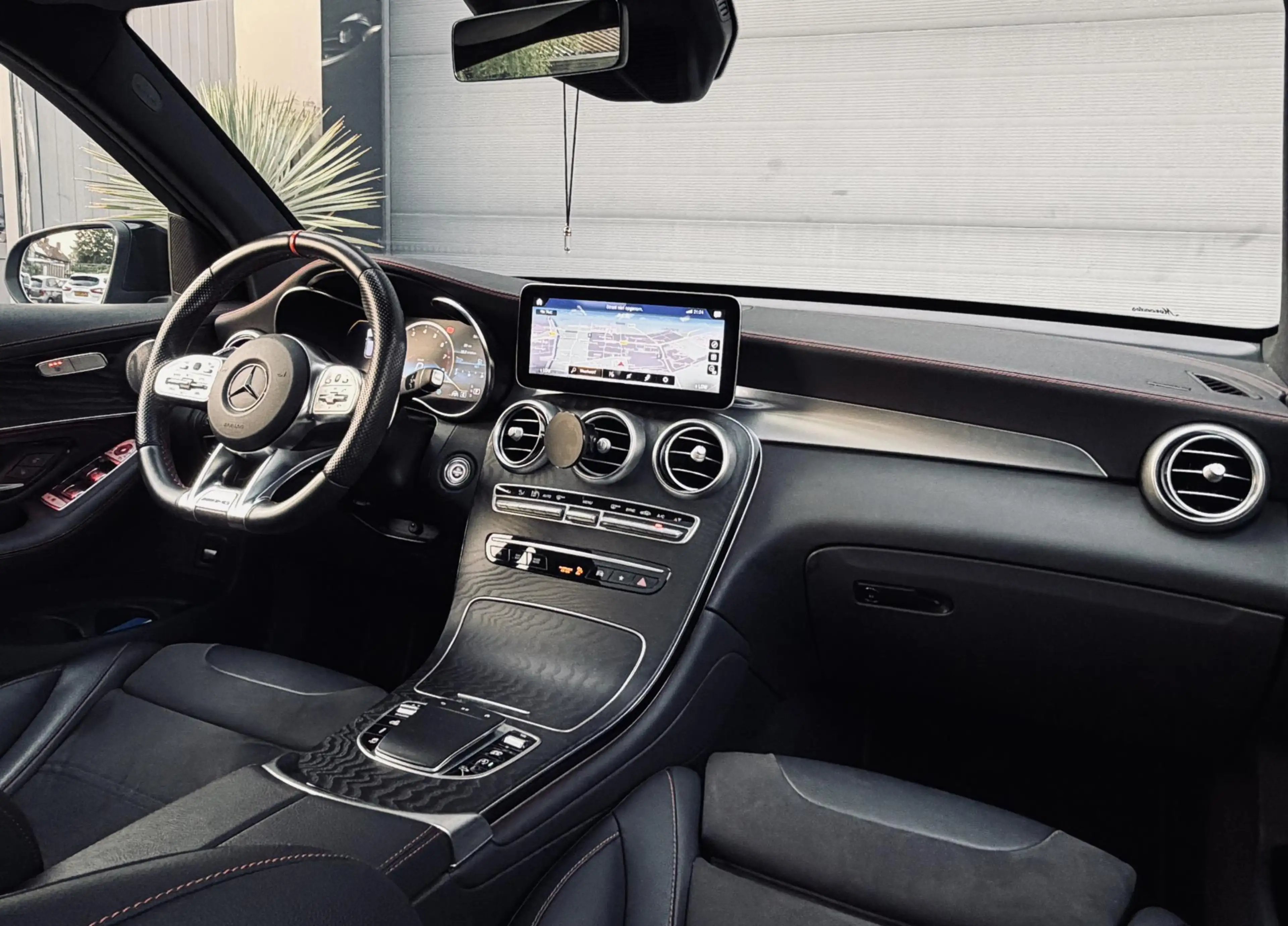 Mercedes-Benz GLC 43 AMG 4MATIC Premium Plus — photo 5