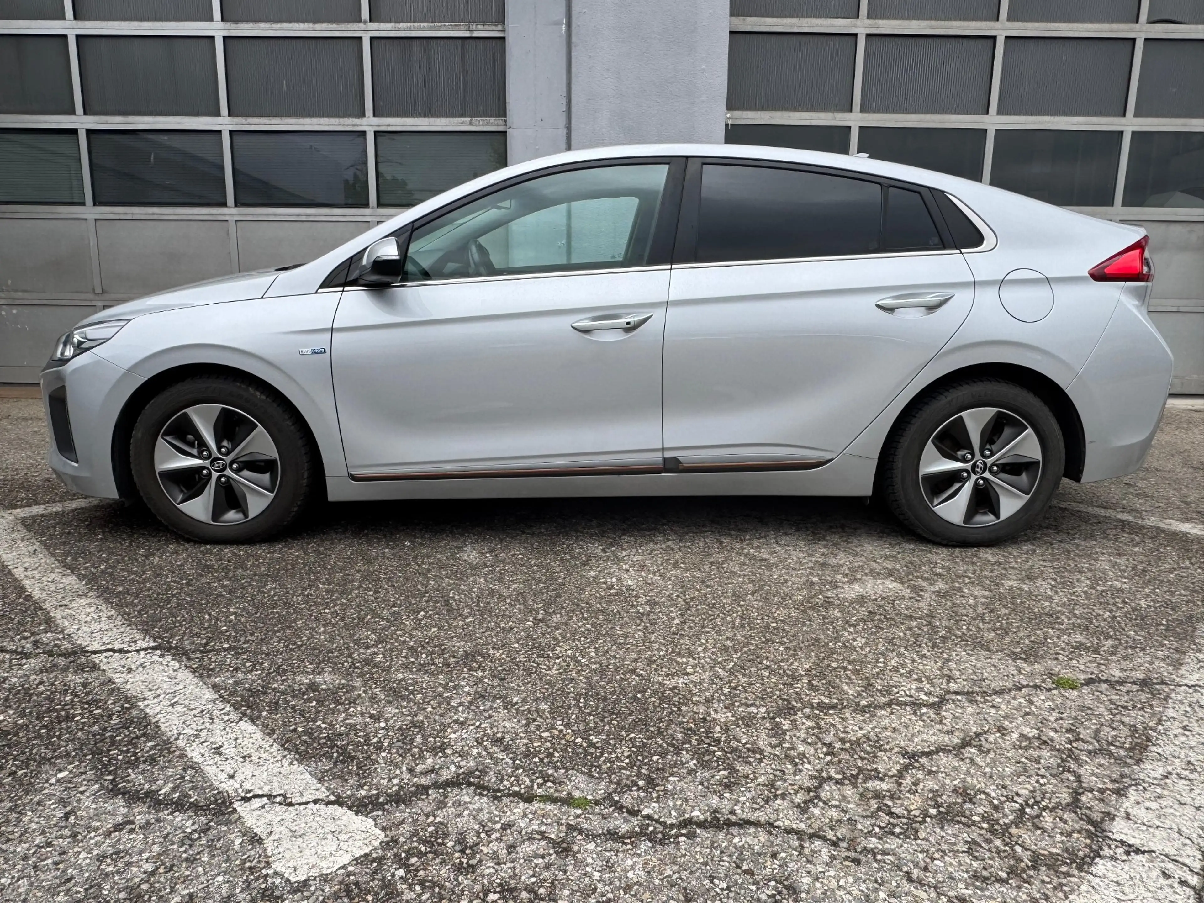 Hyundai IONIQ Aut. Elektro Navi/CarPlay — photo 4