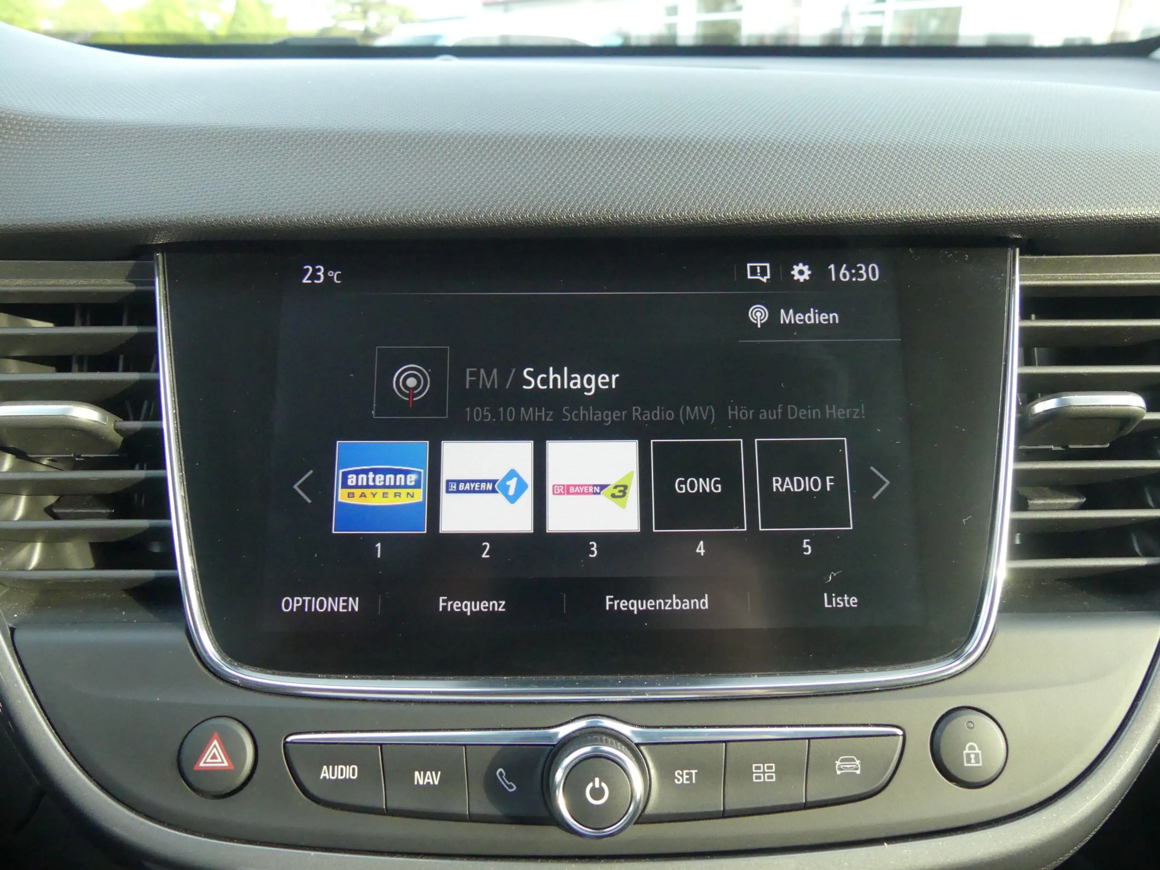 Opel Crossland 1.2 Ultimate LED Navi Head-Up Kamera — photo 12