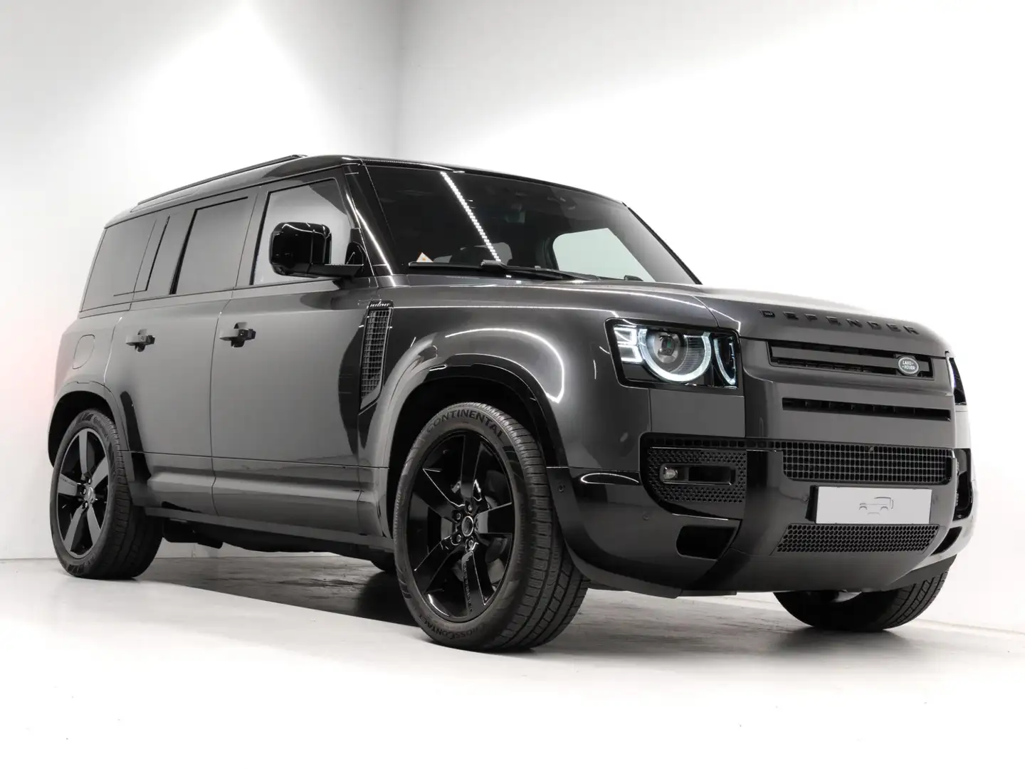 Land Rover Defender 110 2.0 P300e 110 X-Dynamic HSE Grijs - 2