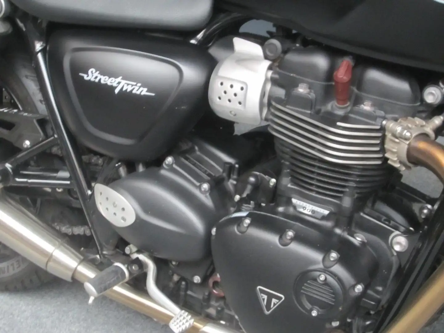 Triumph Street Twin 1.Hand Top! Noir - 2