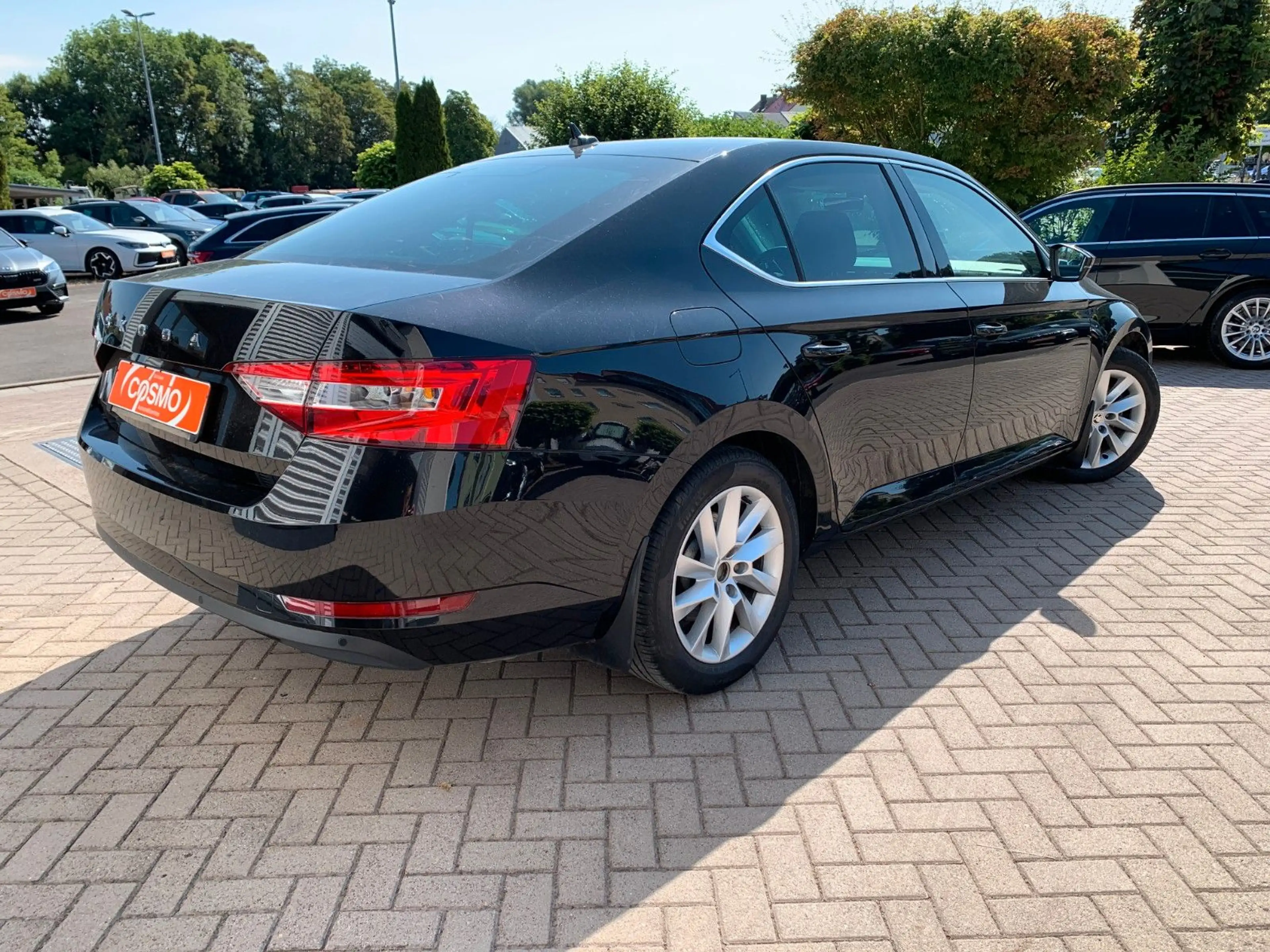 Skoda Superb 2.0TSI DSG Limousine LED+Memory+el.Klappe — photo 2