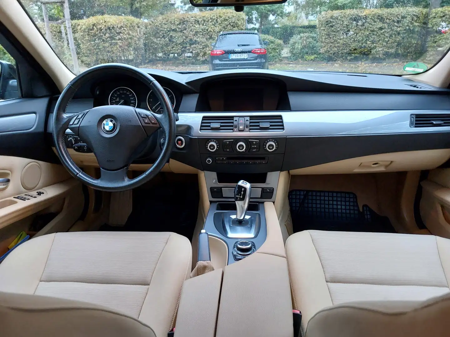 BMW 520 520d Aut. Edition Lifestyle Schwarz - 2