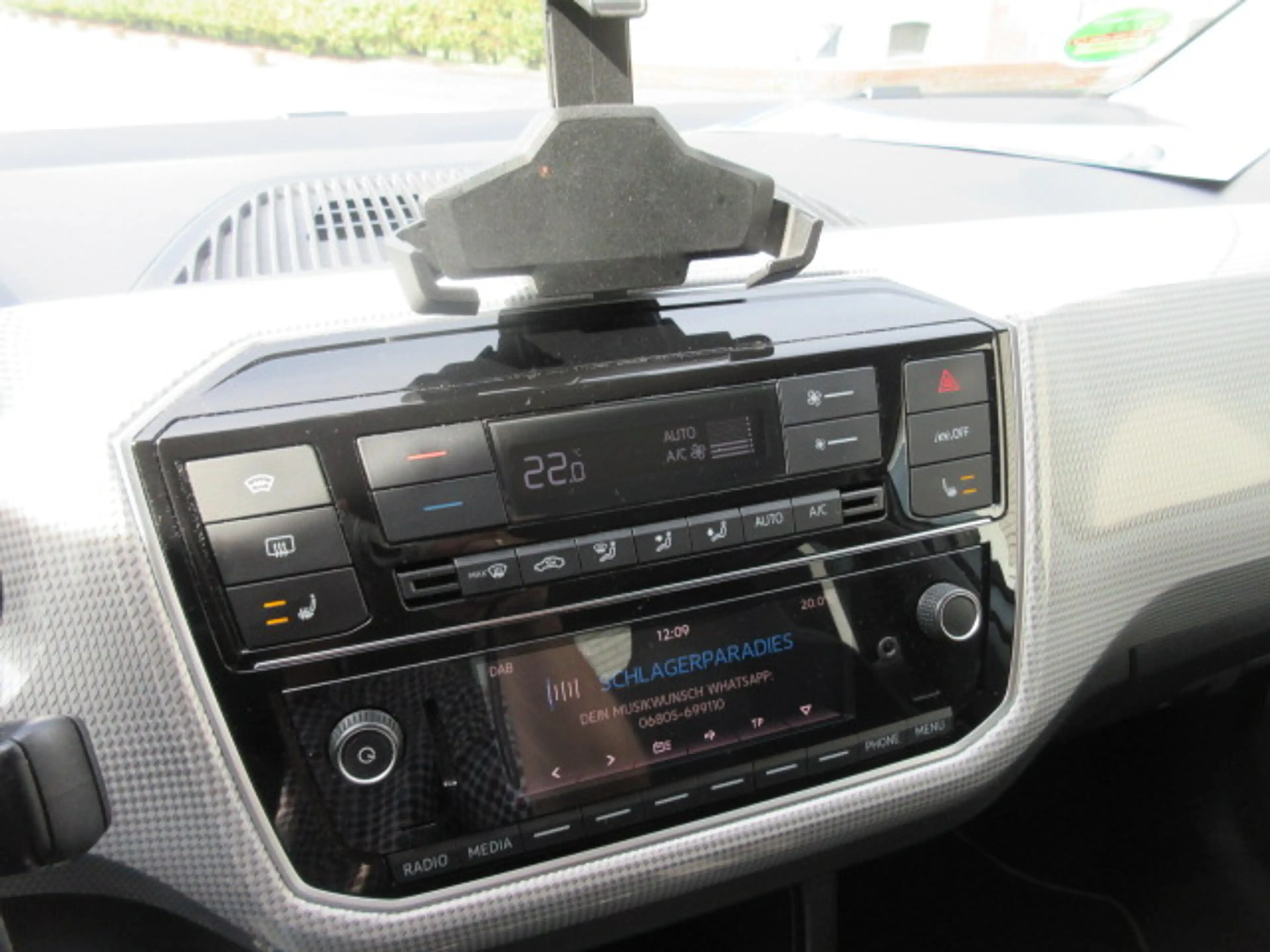 Volkswagen e-up! Style "Plus" Automatik NAVIV. KAMERA GRA ALU APS SITZHEIZUNG CLIMATRONIC — photo 8