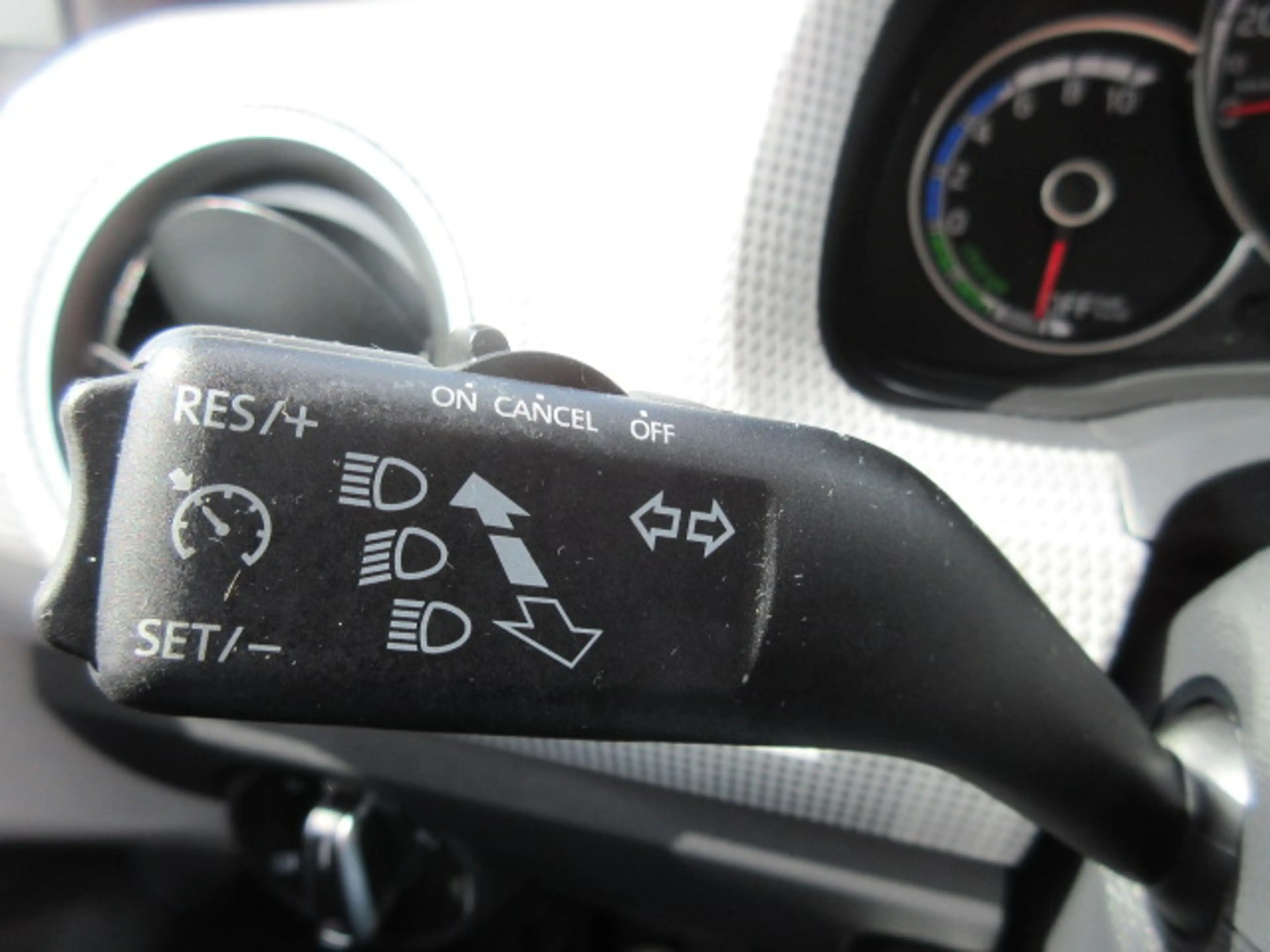 Volkswagen e-up! Style "Plus" Automatik NAVIV. KAMERA GRA ALU APS SITZHEIZUNG CLIMATRONIC — photo 7