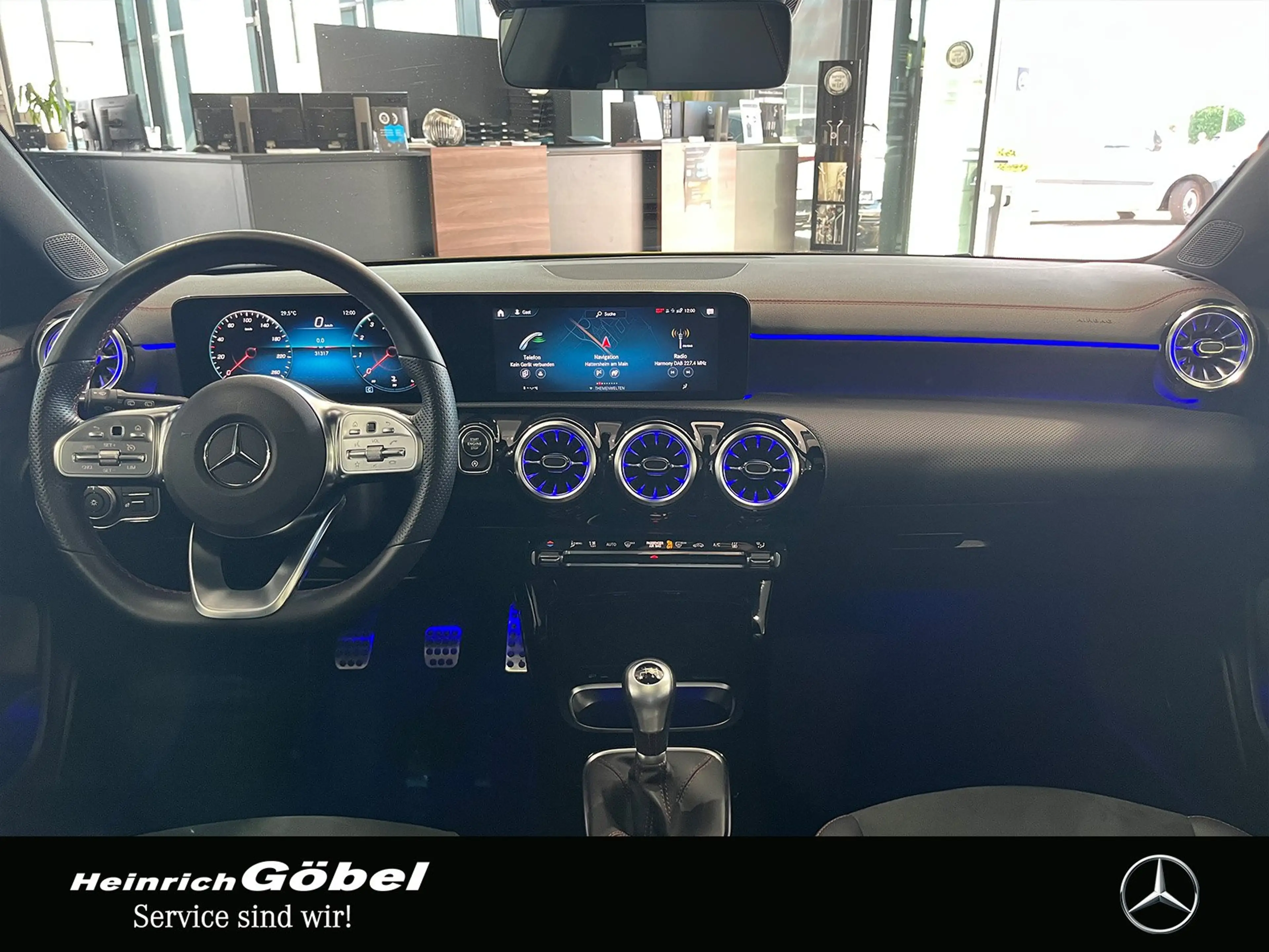 Mercedes-Benz CLA 200 SB AMG+PANO+LED+AMBIENTE+NAVI+NIGHT — photo 11
