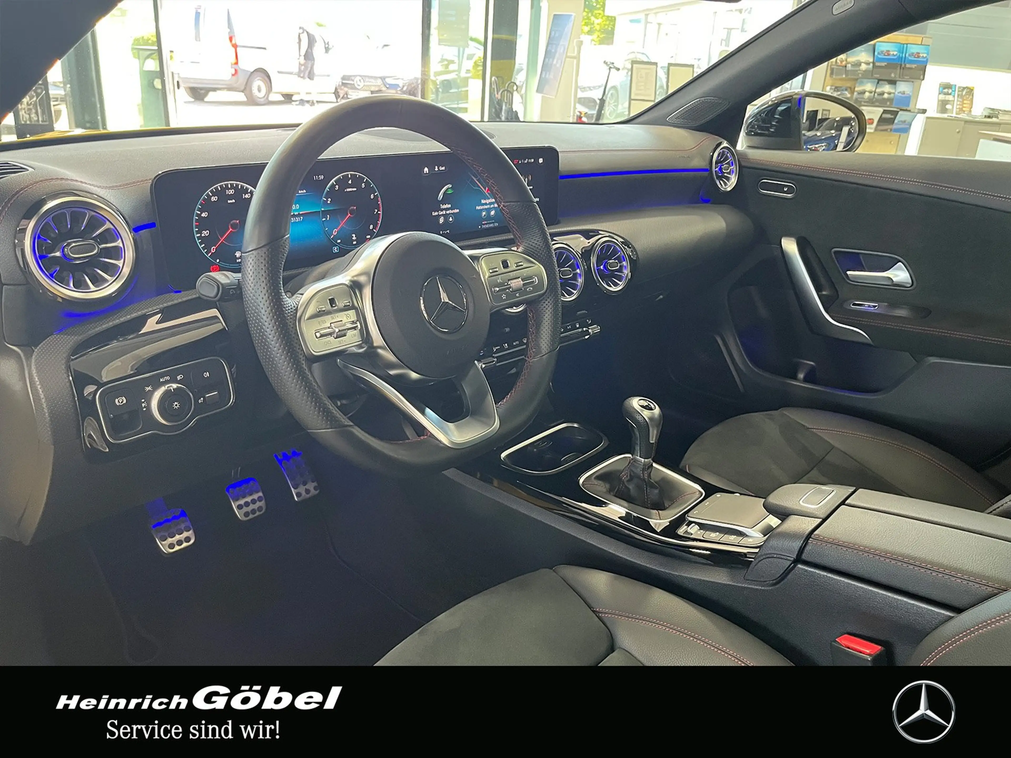 Mercedes-Benz CLA 200 SB AMG+PANO+LED+AMBIENTE+NAVI+NIGHT — photo 10