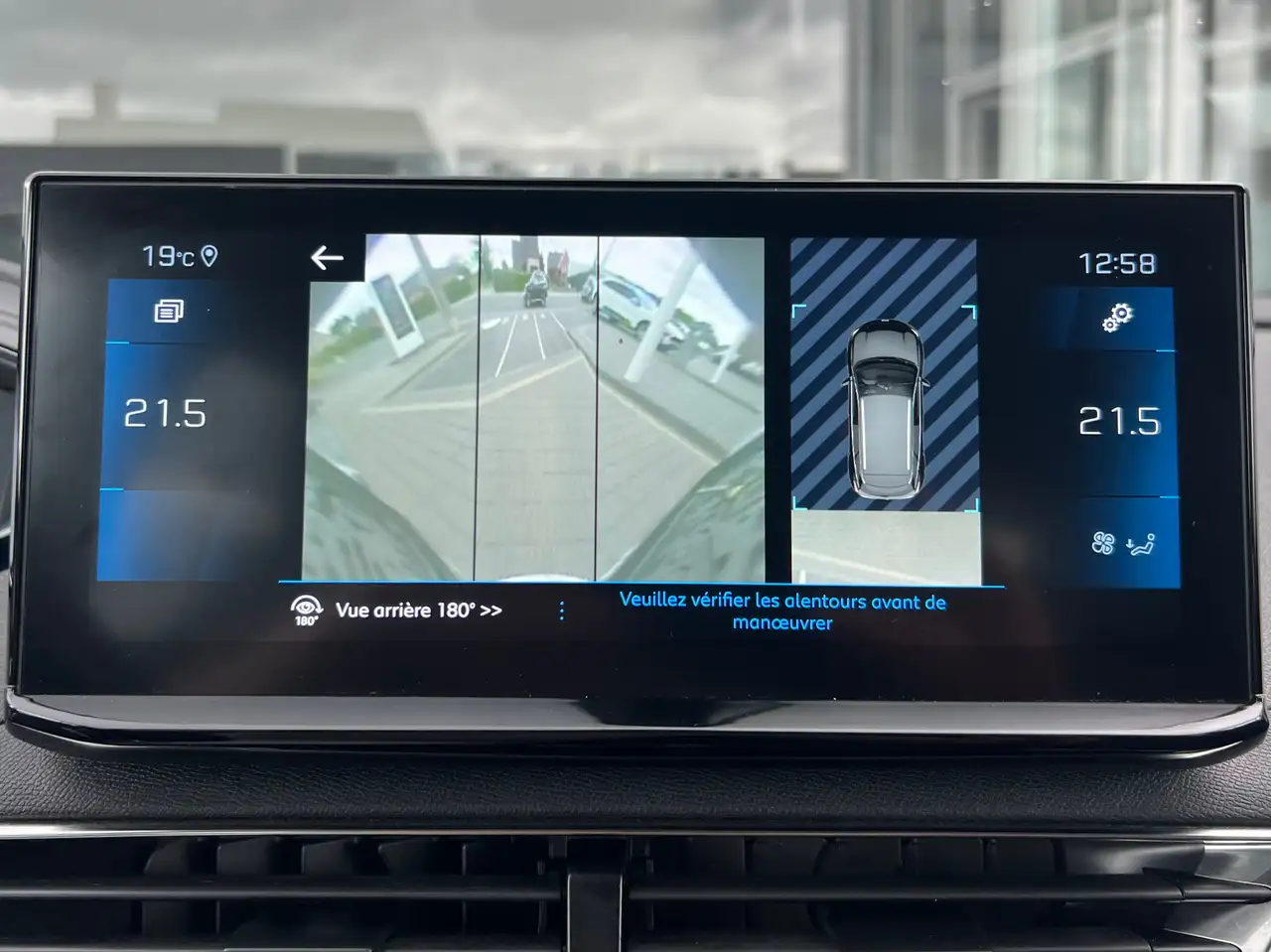 Peugeot 3008 1.5 HDI 130CV ALLURE / BOITE AUTO / GRAND GPS / CARPLAY / CAMERA, миниатюра 29