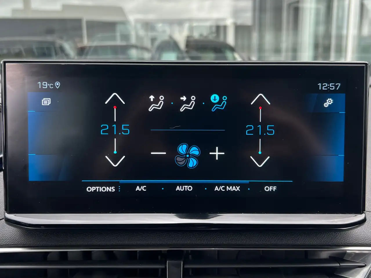 Peugeot 3008 1.5 HDI 130CV ALLURE / BOITE AUTO / GRAND GPS / CARPLAY / CAMERA, миниатюра 28
