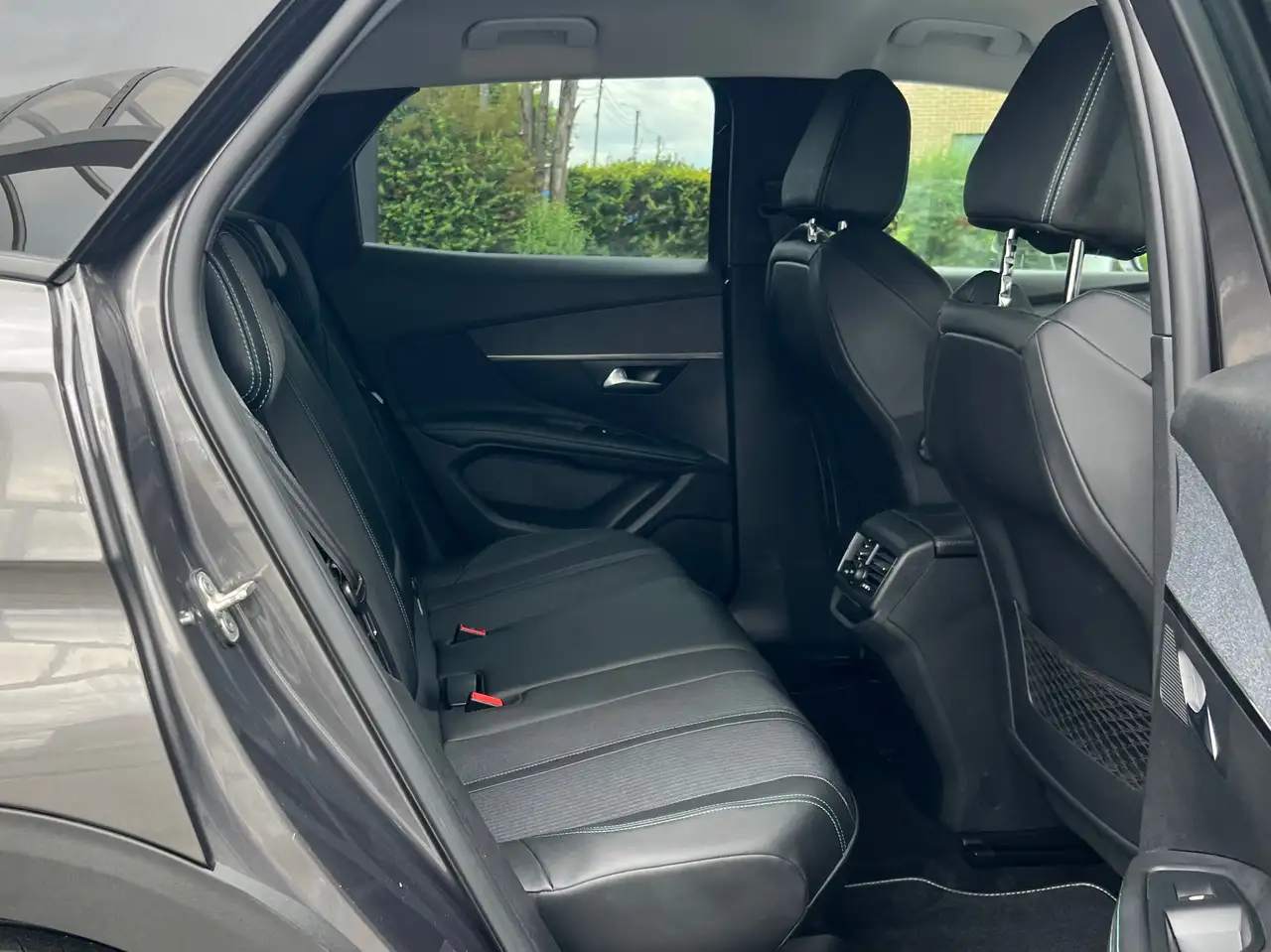 Peugeot 3008 1.5 HDI 130CV ALLURE / BOITE AUTO / GRAND GPS / CARPLAY / CAMERA, миниатюра 16