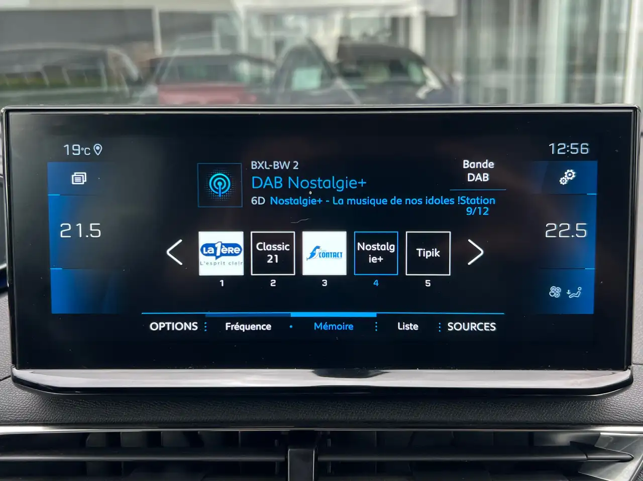 Peugeot 3008 1.5 HDI 130CV ALLURE / BOITE AUTO / GRAND GPS / CARPLAY / CAMERA, миниатюра 27
