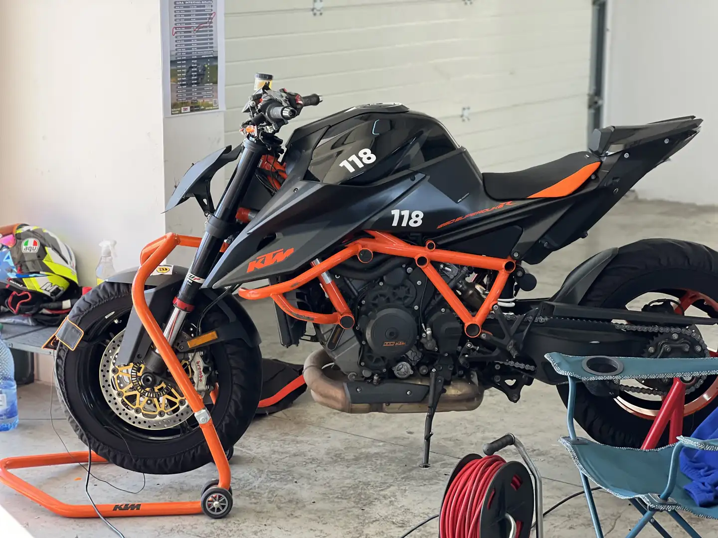KTM 1290 Super Duke R - 1