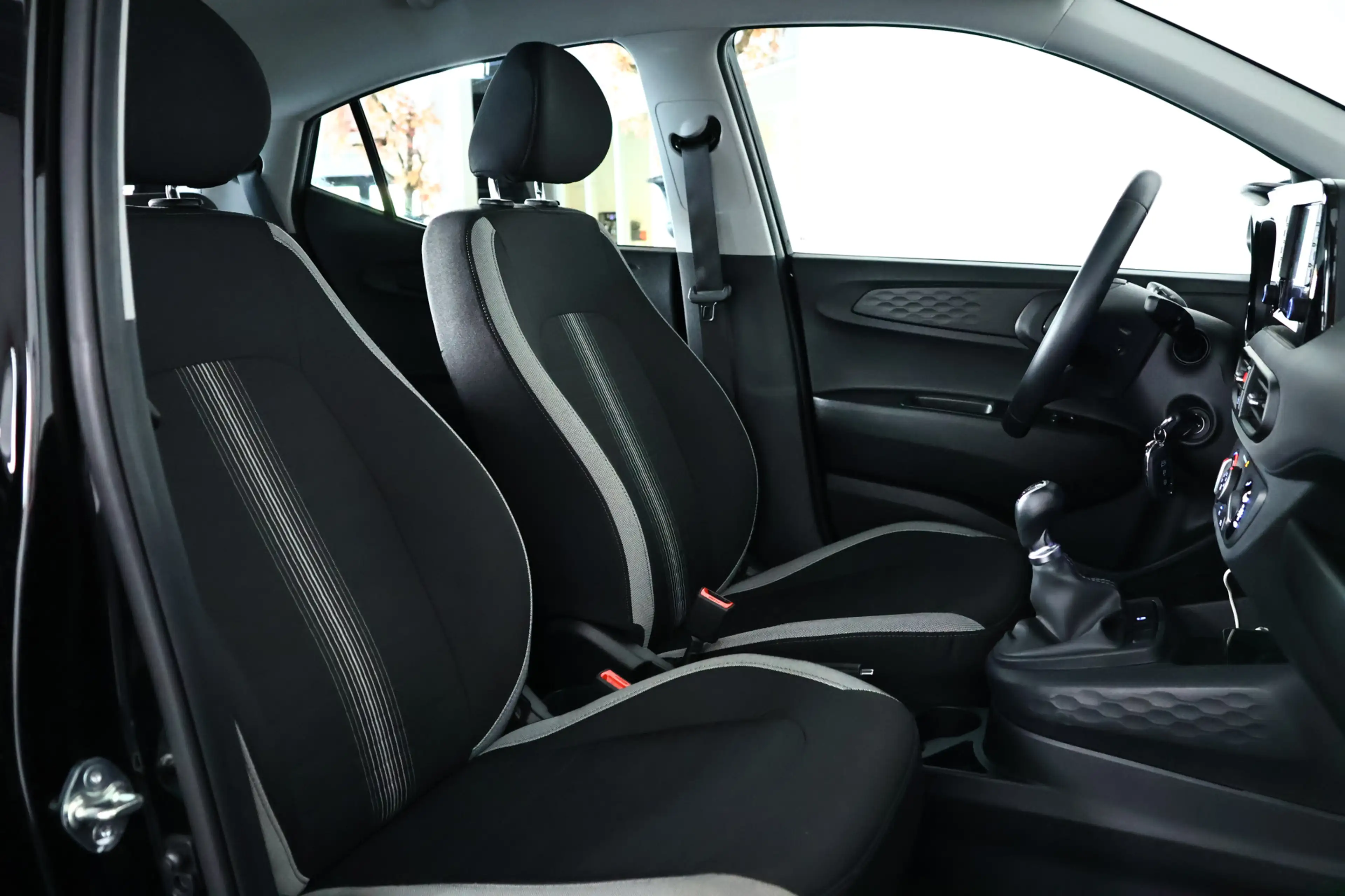 Hyundai i10 1.0 Comfort Navi / Cruisecontrol / Carplay / Camer — photo 11
