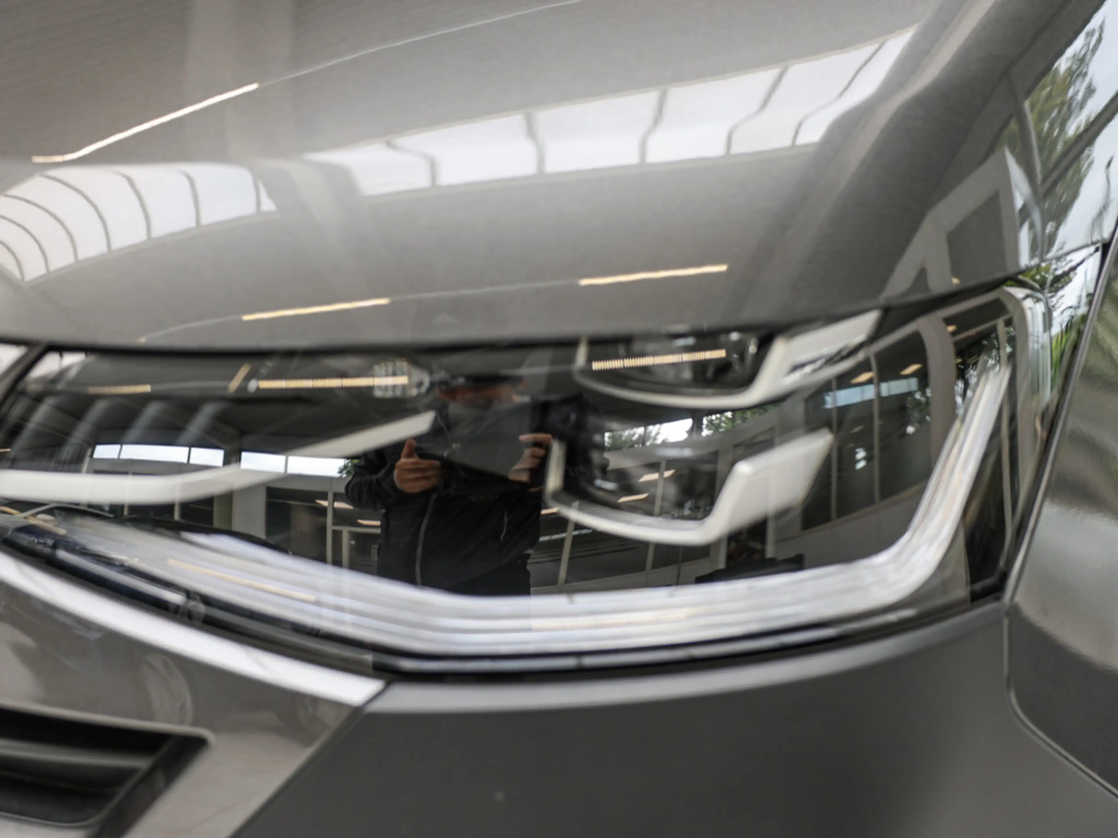 Volkswagen T7 Caravelle 2.0 TDI LR 8 Sitze Autom. ACC BT — photo 32