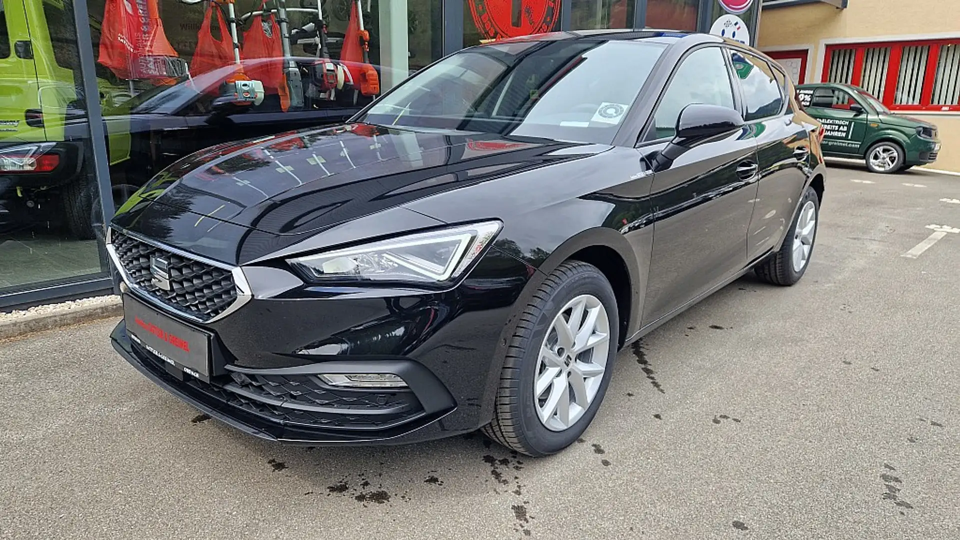 SEAT Leon 1,0 TSI Austria Edition Schwarz - 2
