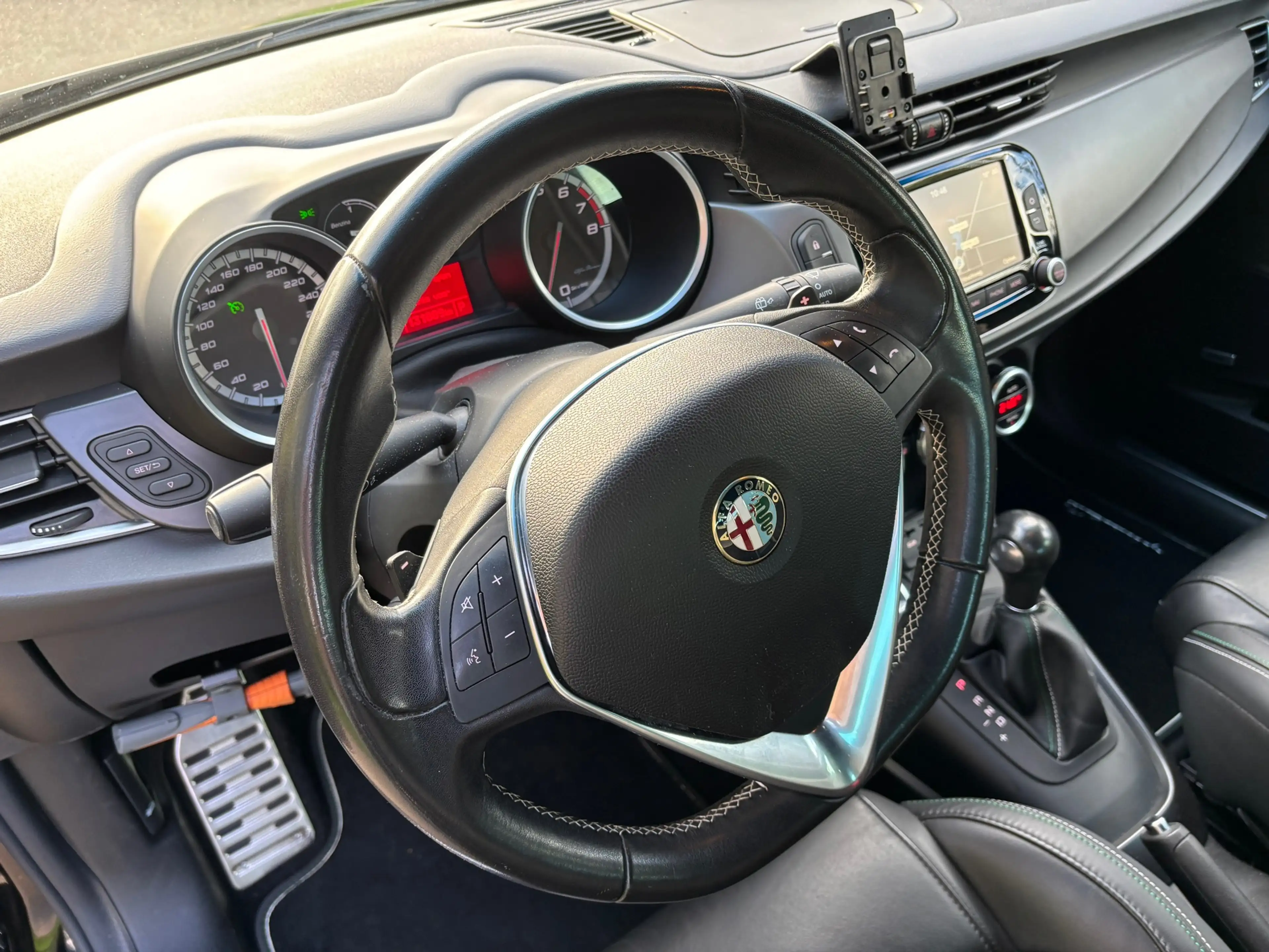 Alfa Romeo Giulietta 1.7 TBi Quadrifoglio Verde Aut/Bose/18''/Xenon — photo 9