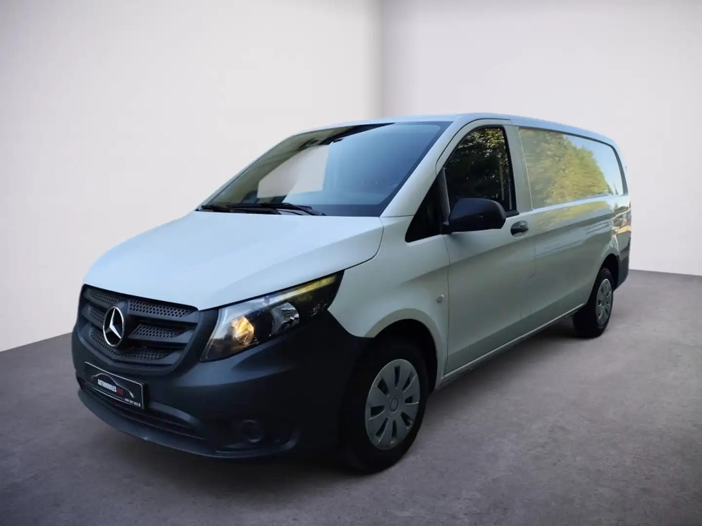 Mercedes-Benz Vito Furgón 110CDI tD Base Larga Blanc - 1