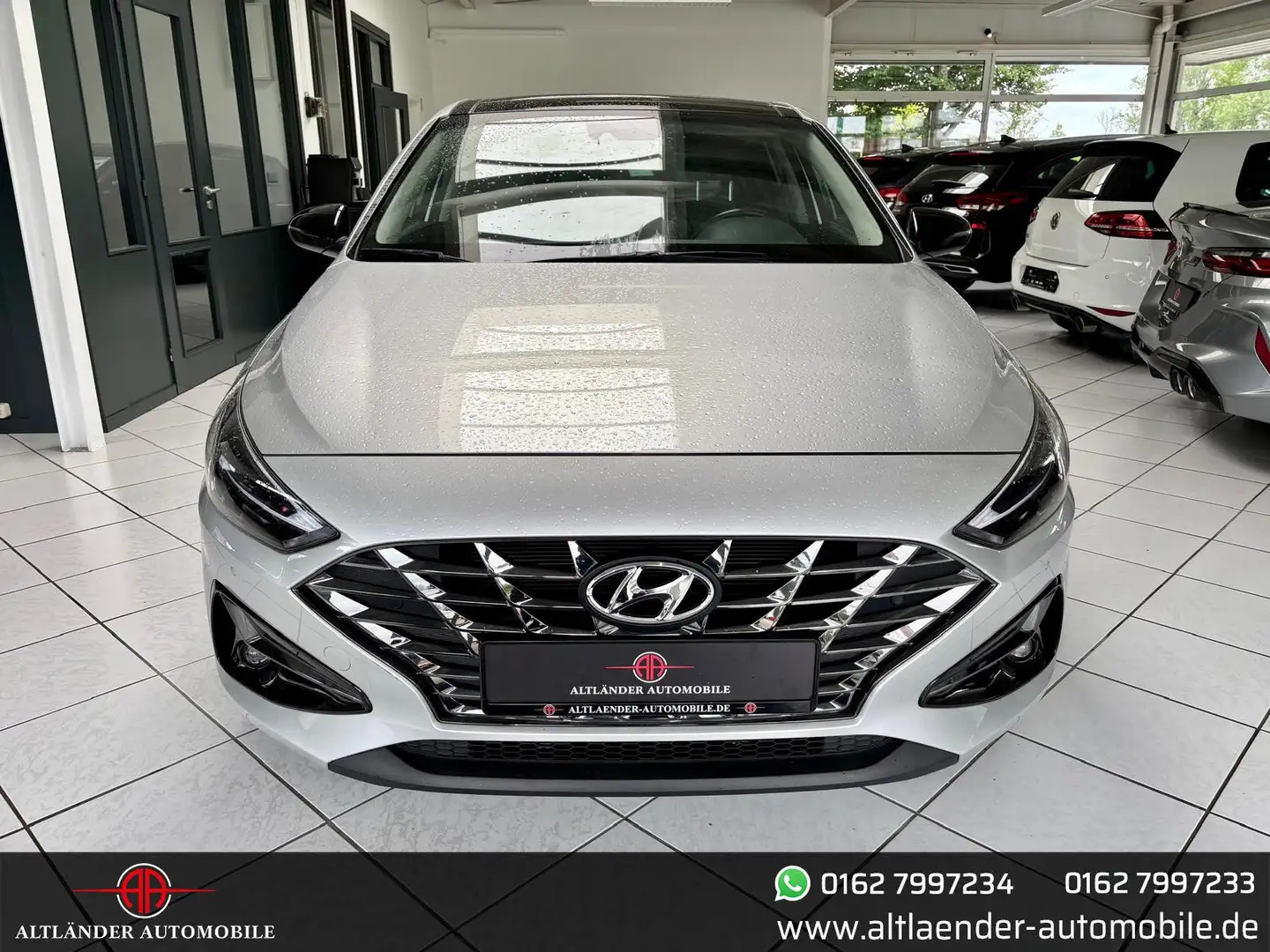 Hyundai i30 Intro Edition 1.5 *LED*Navi*Pano*Kamera Argent - 2