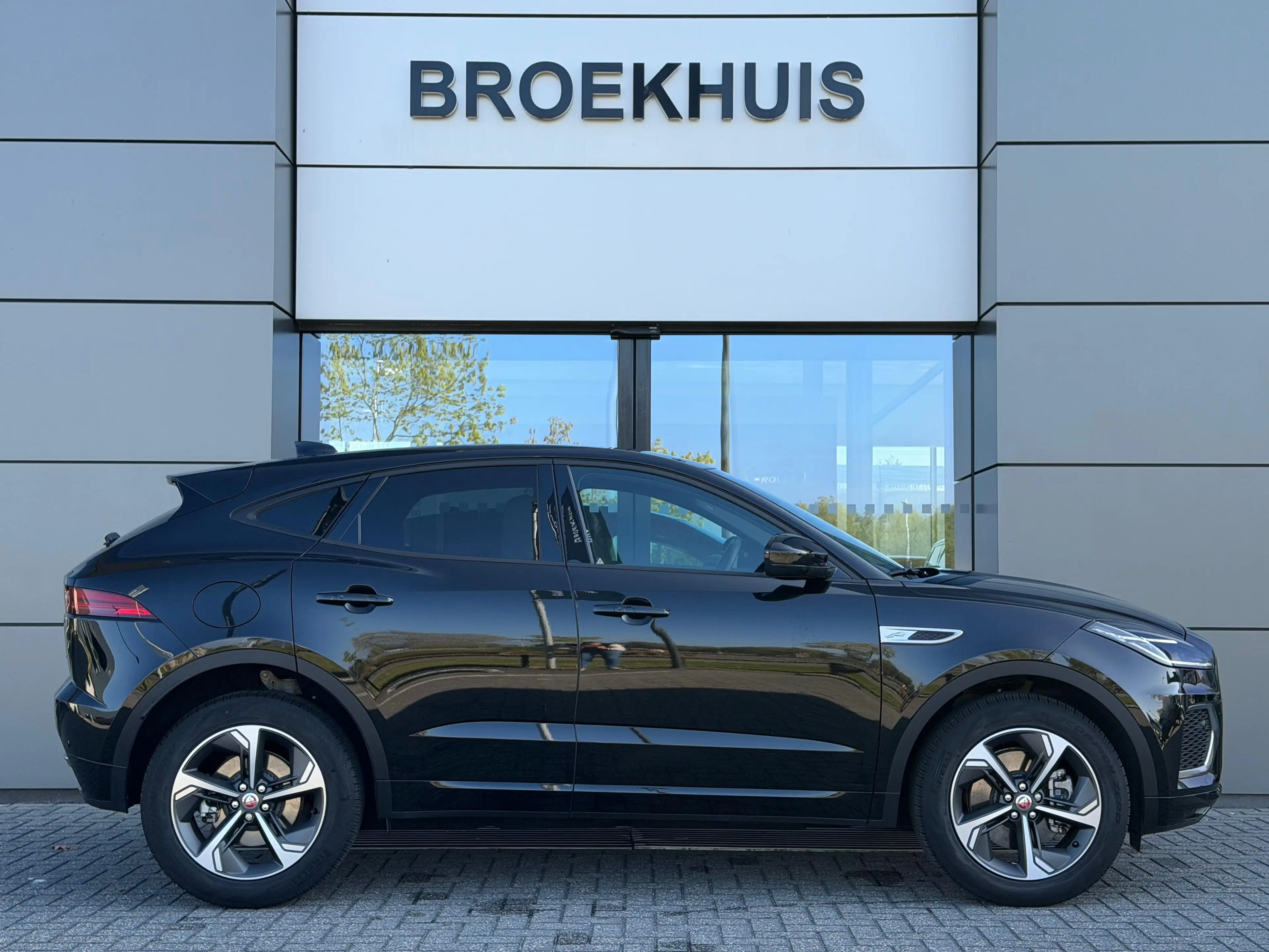Jaguar E-Pace P300e AWD R-Dynamic SE | Stoelverwarming voor | 19 — photo 6