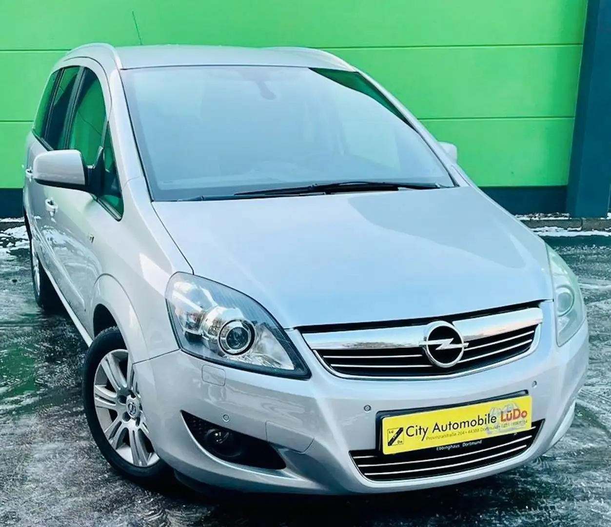 Opel Zafira B Family, Klimaautomatik, AHK, PDC Gümüş rengi - 2