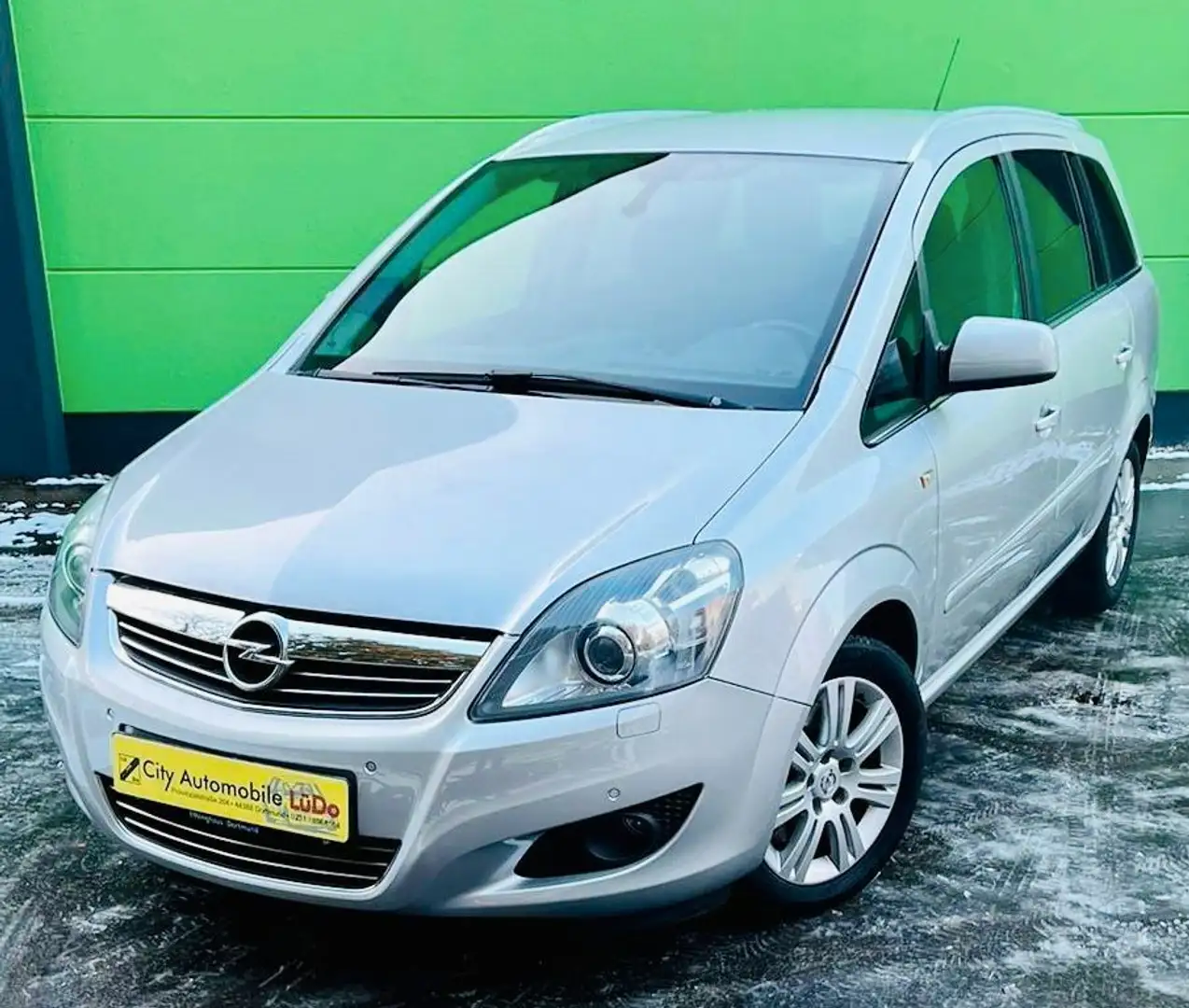 Opel Zafira B Family, Klimaautomatik, AHK, PDC Gümüş rengi - 1