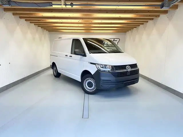 Volkswagen T6.1 Transporter Kasten 2,0 TDI BESCHÄDIGT AHK*MWST*3-SITZ