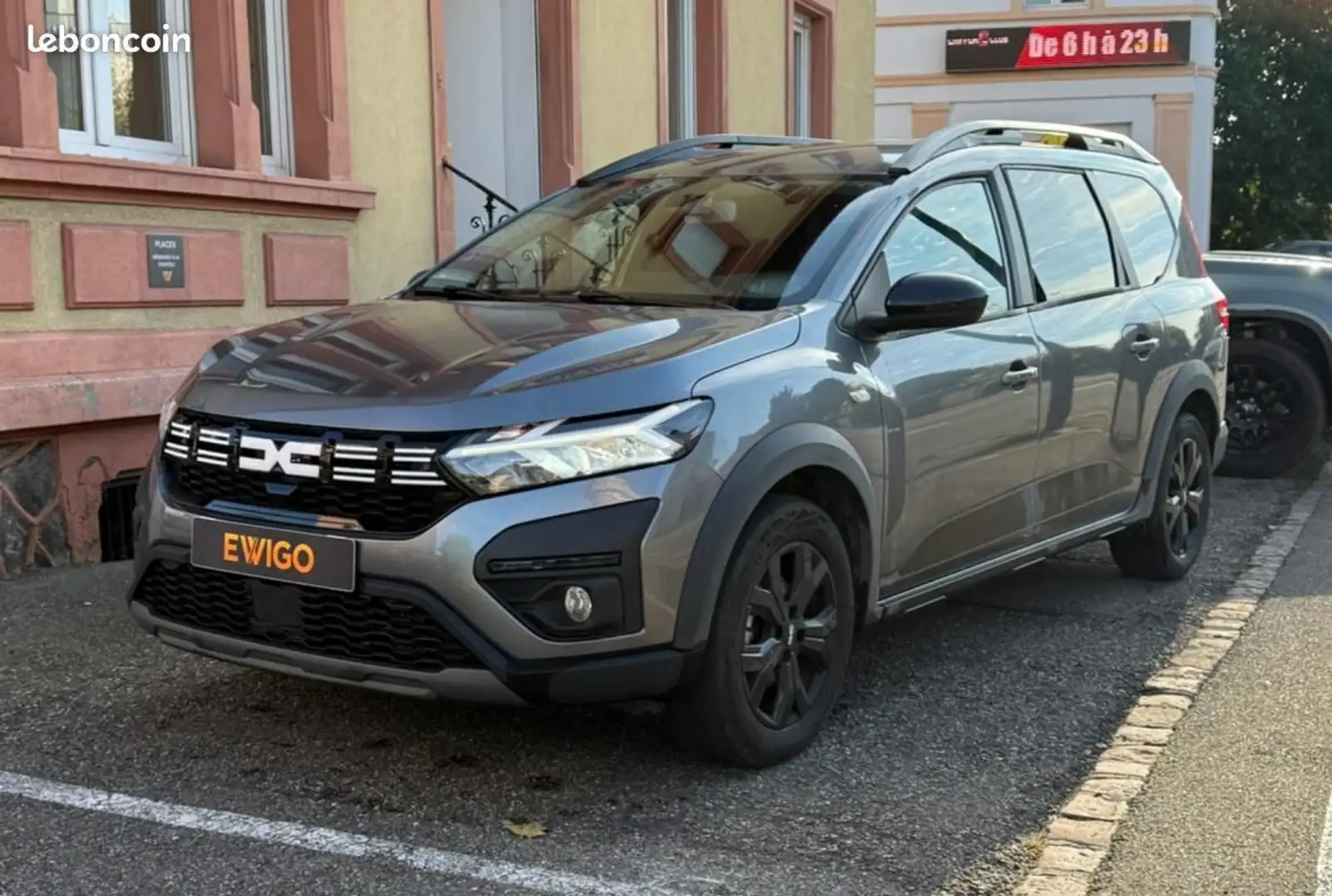 Dacia Jogger 1.6 140CH HYBRID 1.2KWH XTREME EDITION BVA CAMERA DE RECUL GARANTIE 6 MOIS Gris - 2
