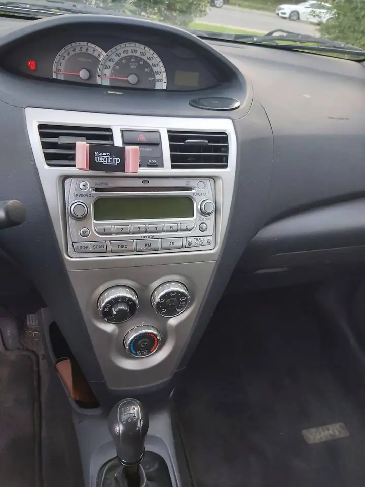 Toyota Yaris photo Toyota Yaris