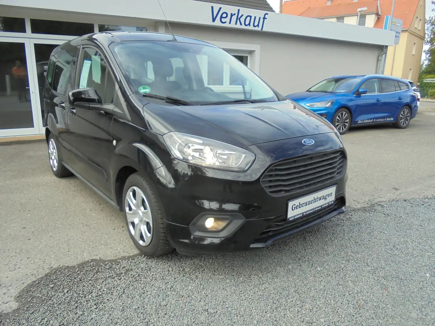 Ford Tourneo Courier Trend, 5 Sitze, Winter-Paket, 2x Schiebetüren, Schwarz - 2