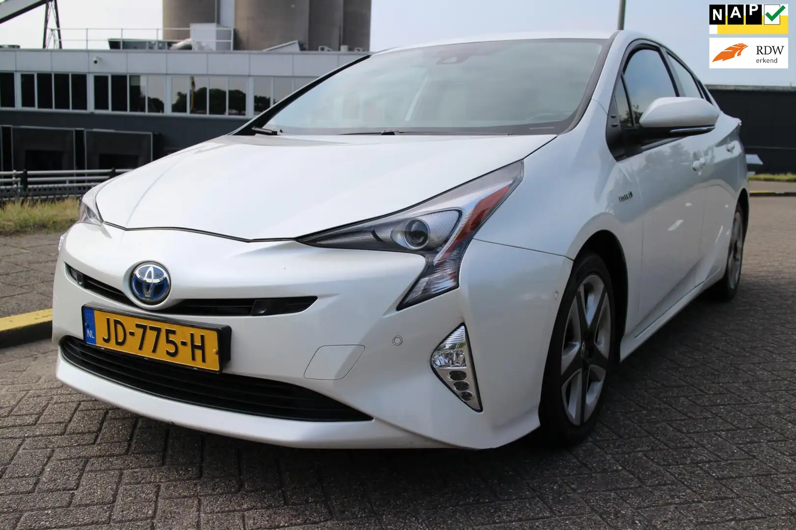 Toyota Prius 1.8 Executive Weiß - 1