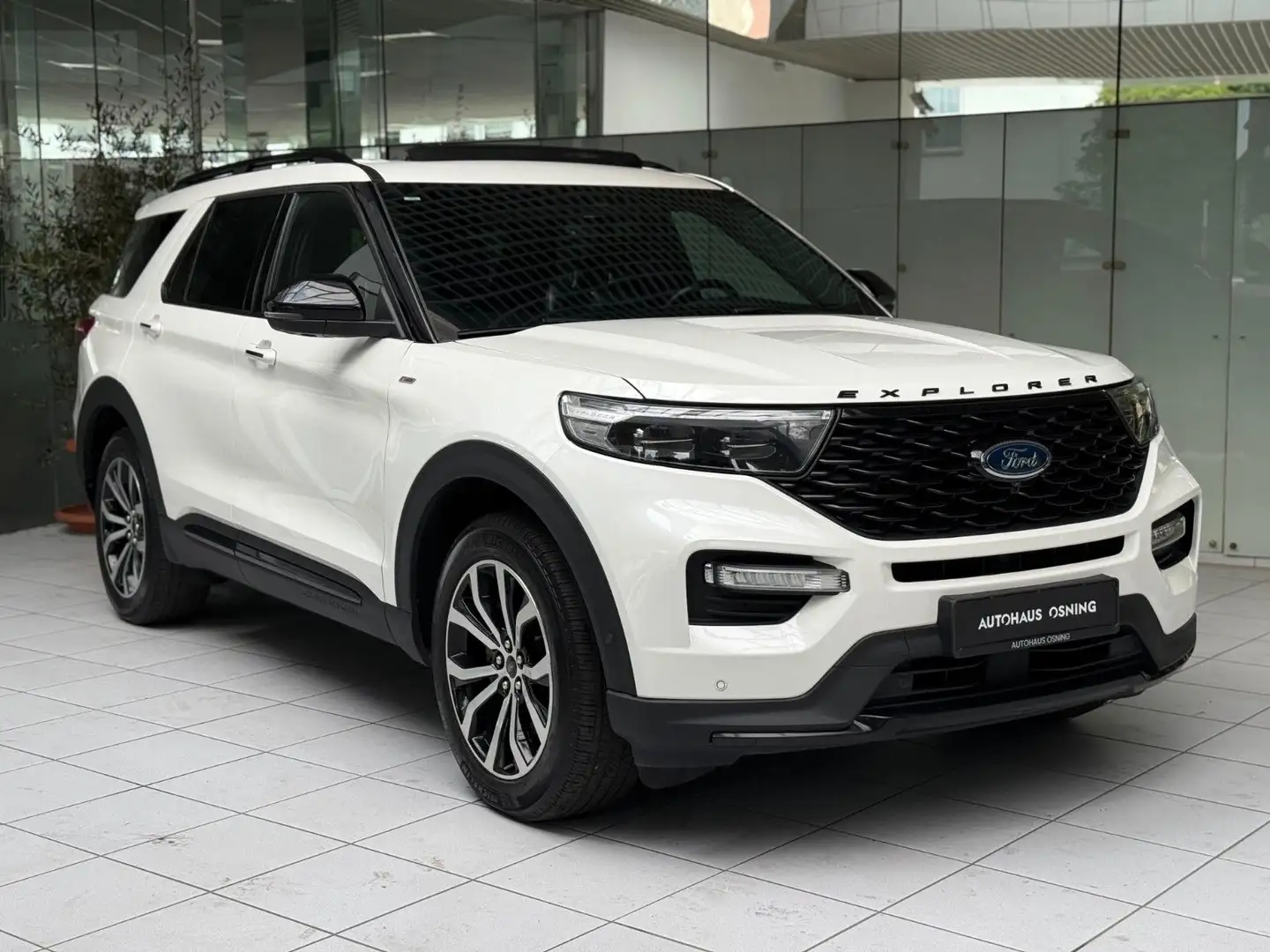 Ford Explorer ST-Line Plug-in-Hybrid4x4 AHK PANO VOLL Blanco - 1
