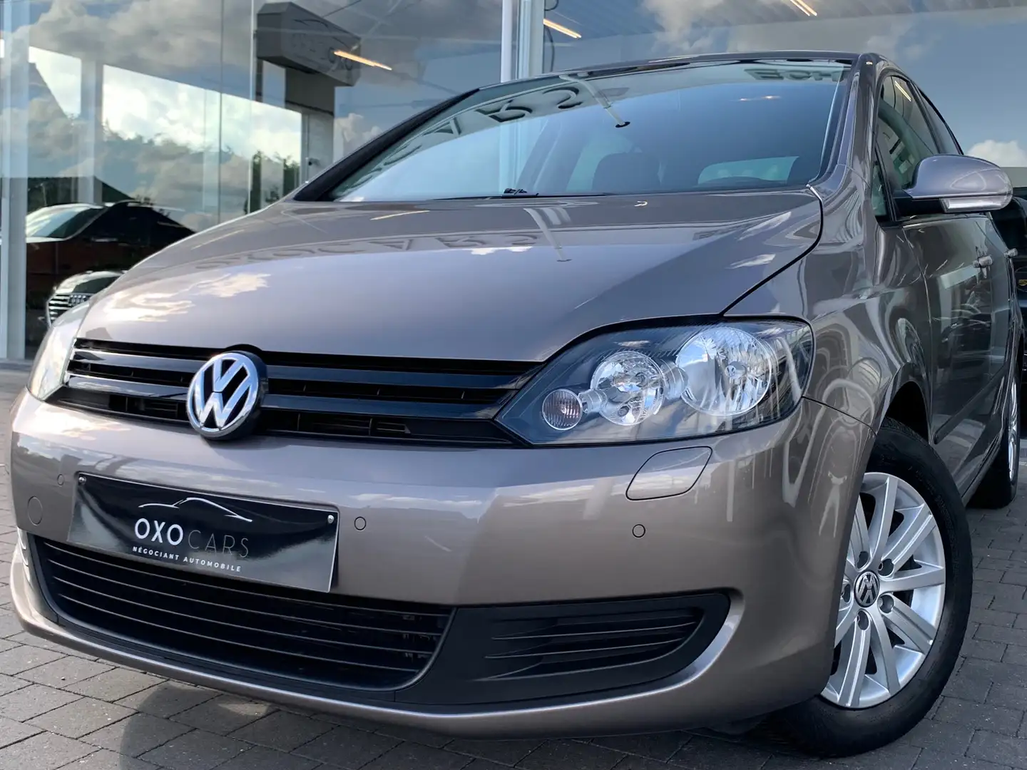 Volkswagen Golf 1.4 TSI / Boite Auto / Gps / PDC / Airco Bruin - 1