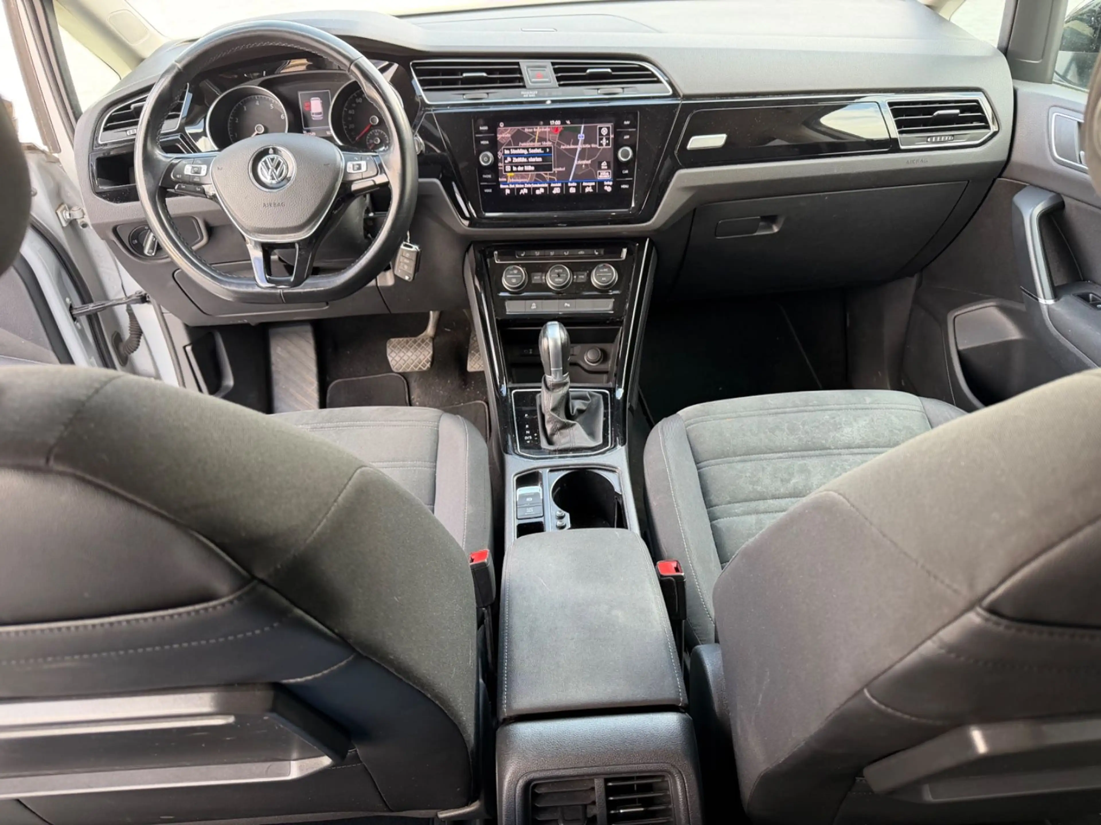 Volkswagen Touran 1.4 TSI DSG R-Line 7Sitze Navi Kamera LED — photo 2