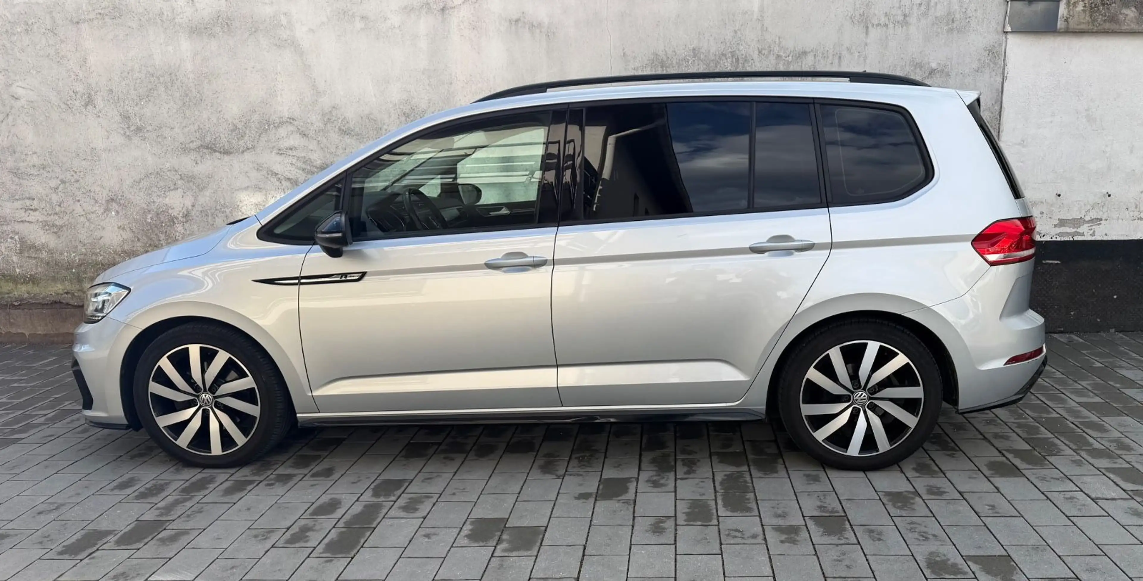 Volkswagen Touran 1.4 TSI DSG R-Line 7Sitze Navi Kamera LED — photo 6