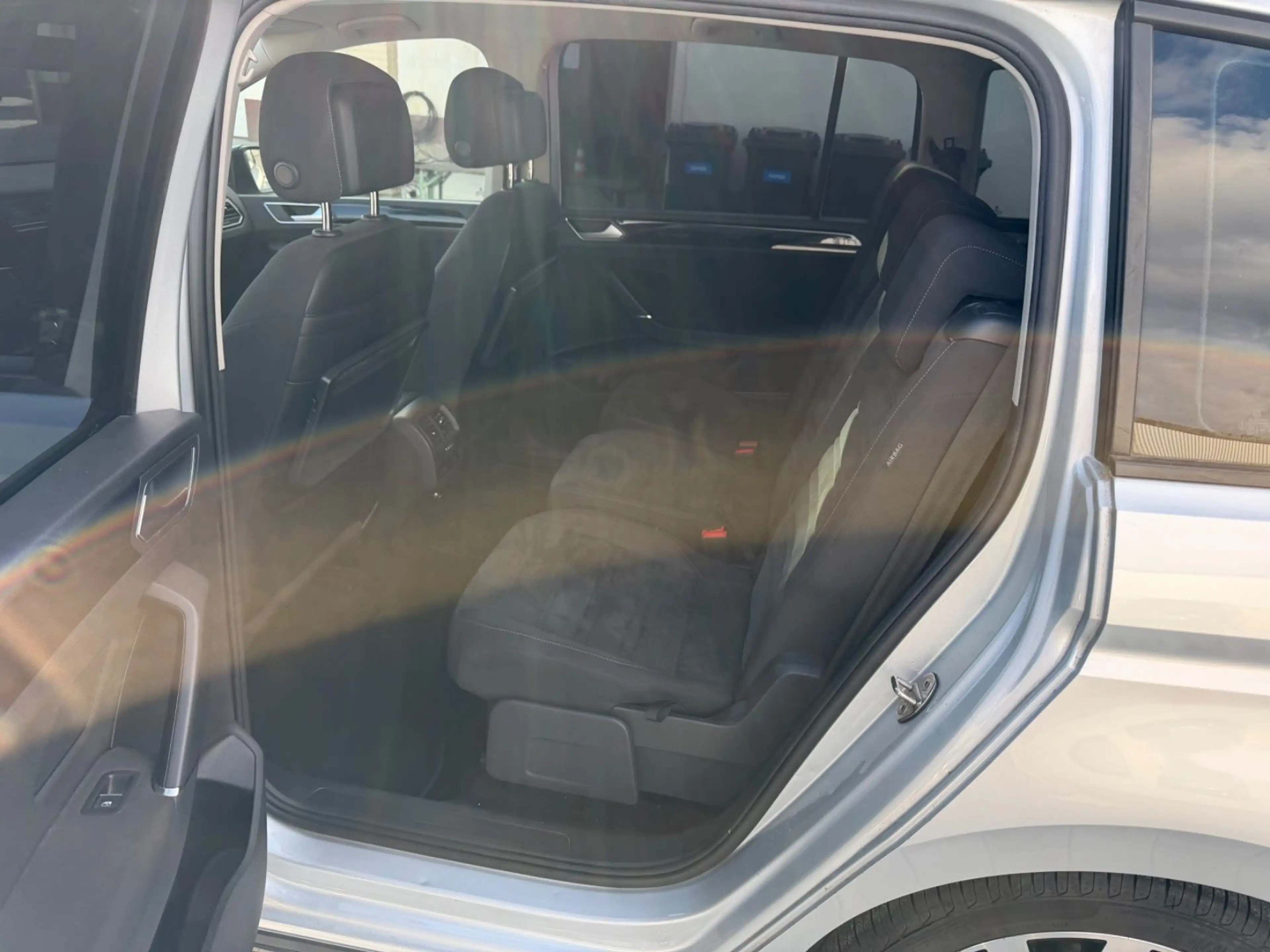 Volkswagen Touran 1.4 TSI DSG R-Line 7Sitze Navi Kamera LED — photo 5