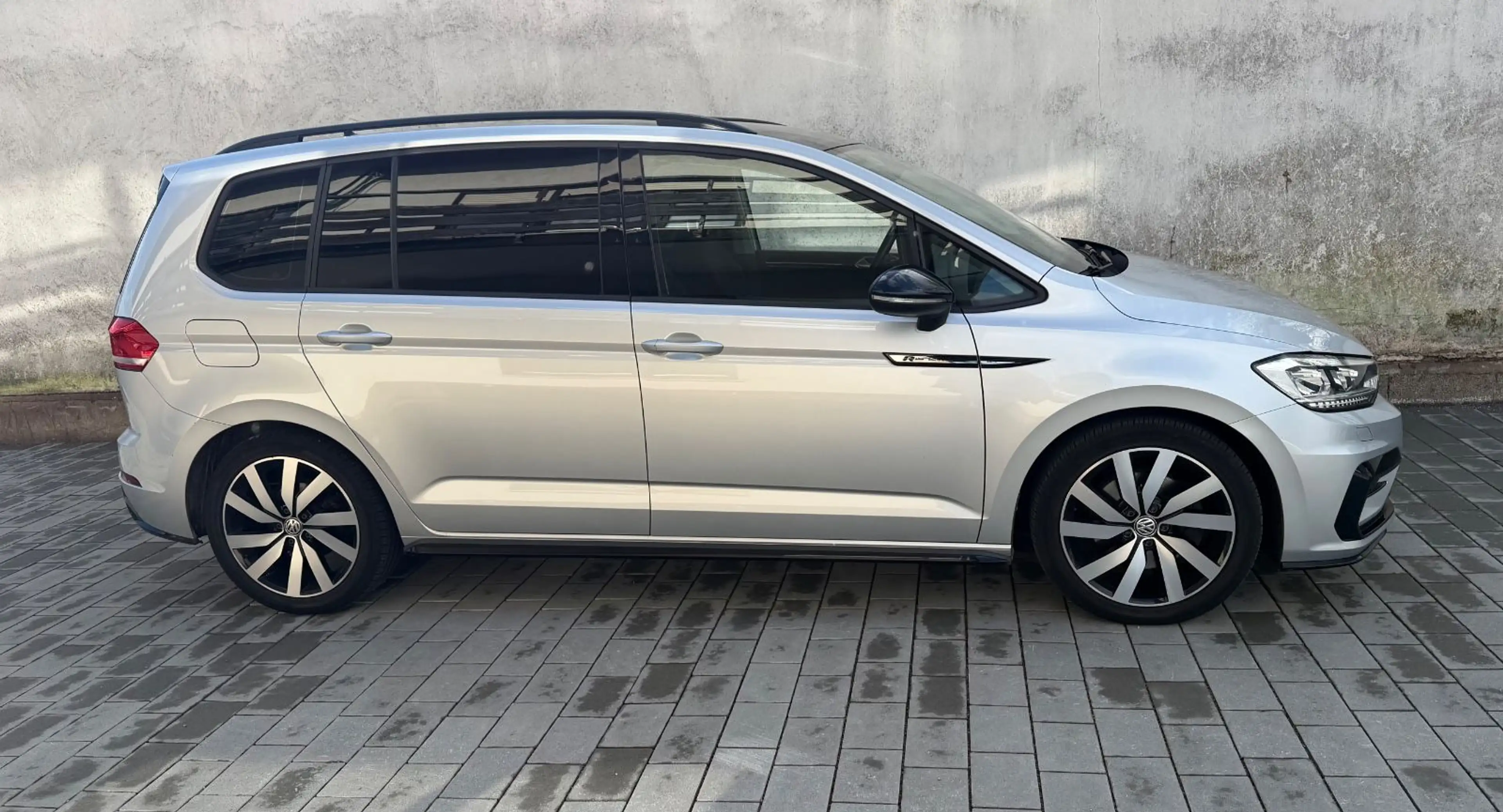 Volkswagen Touran 1.4 TSI DSG R-Line 7Sitze Navi Kamera LED — photo 7